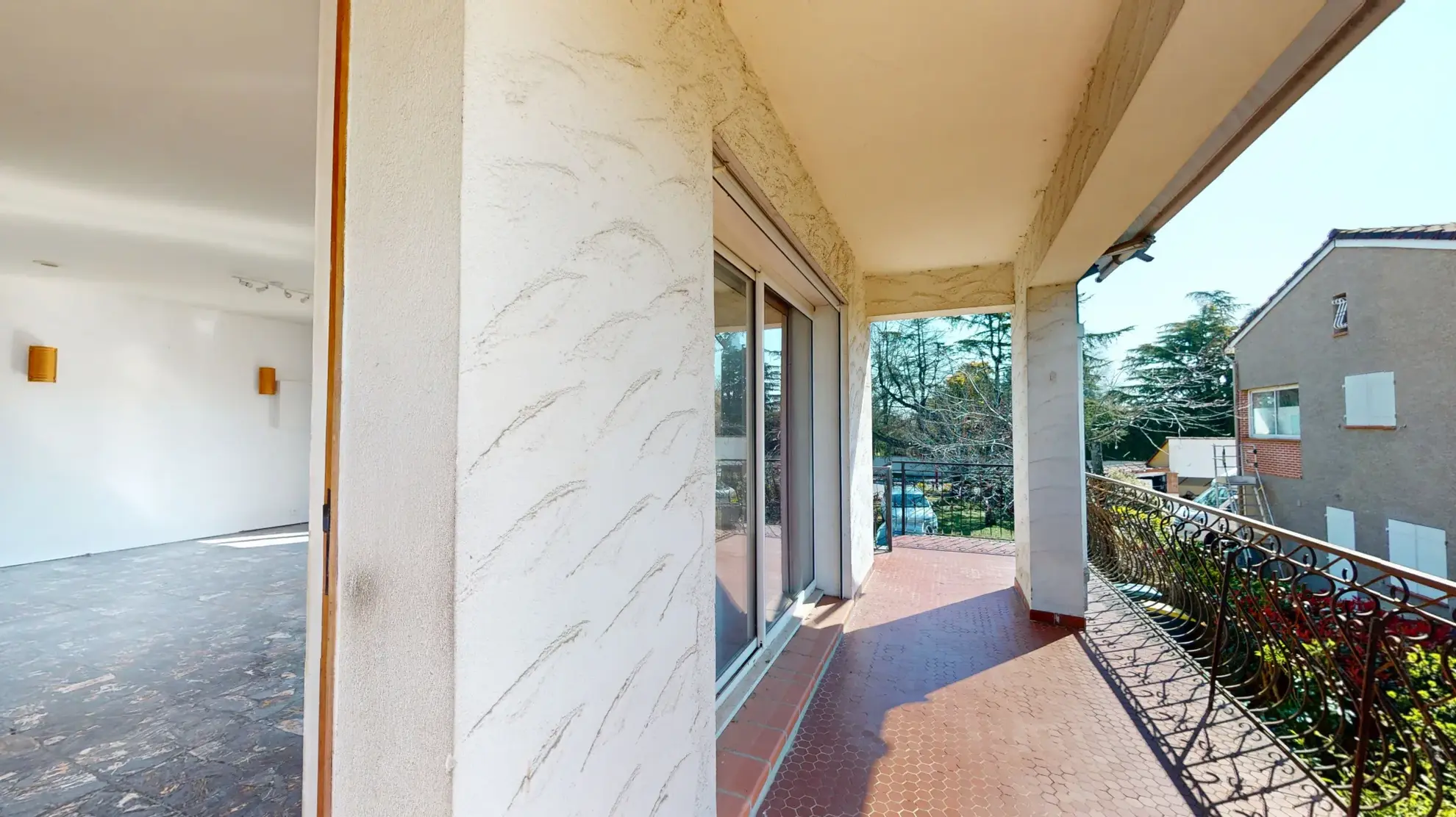 Grand appartement familial avec jardin et panneaux photovoltaïques à Frouzins 