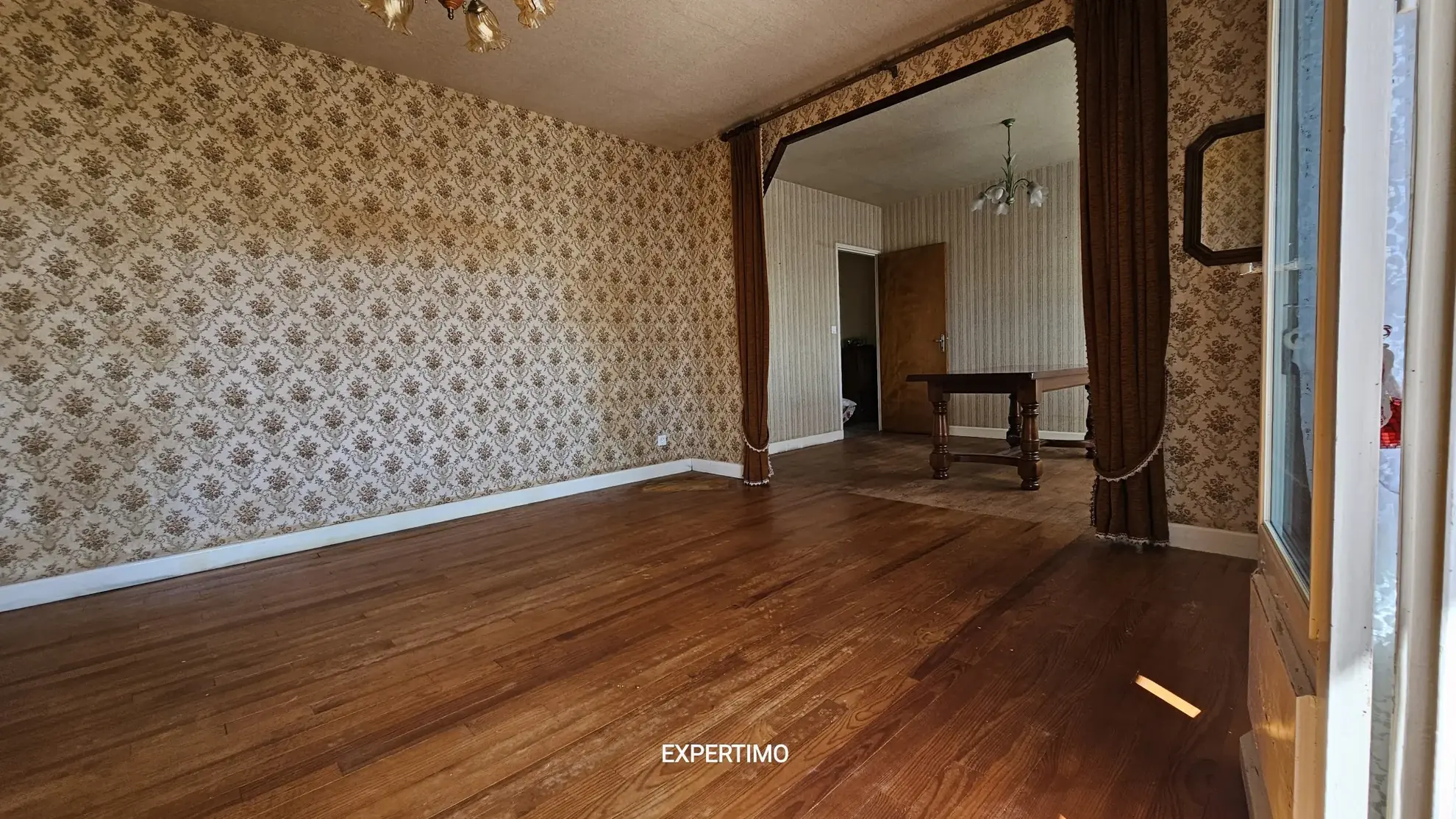 Belle maison à rénover avec garage et grand terrain, proche canal à Villeton 