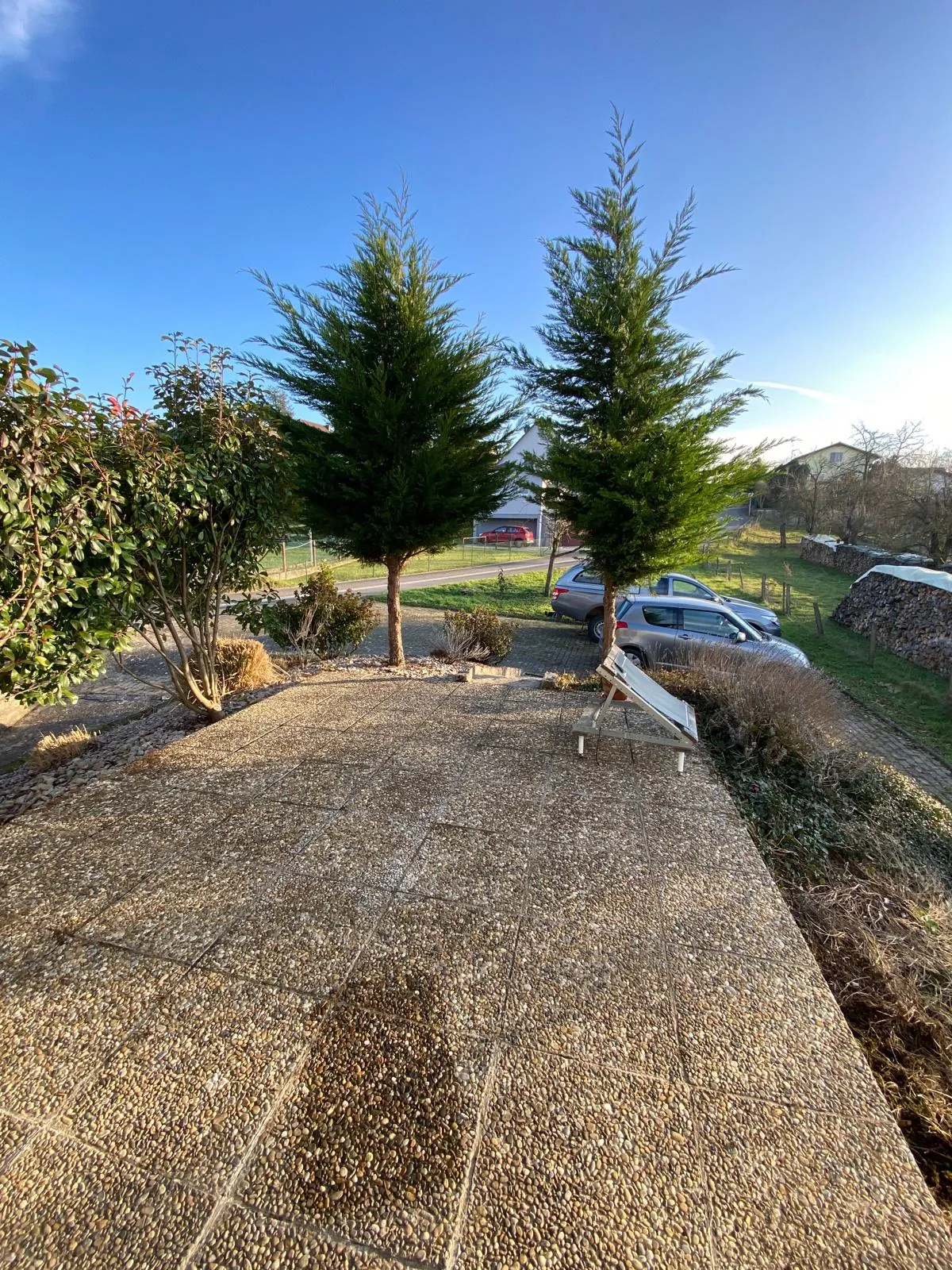 Maison de plain-pied à Bartenheim de 80 m² avec terrain arboré et potentiel à saisir 
