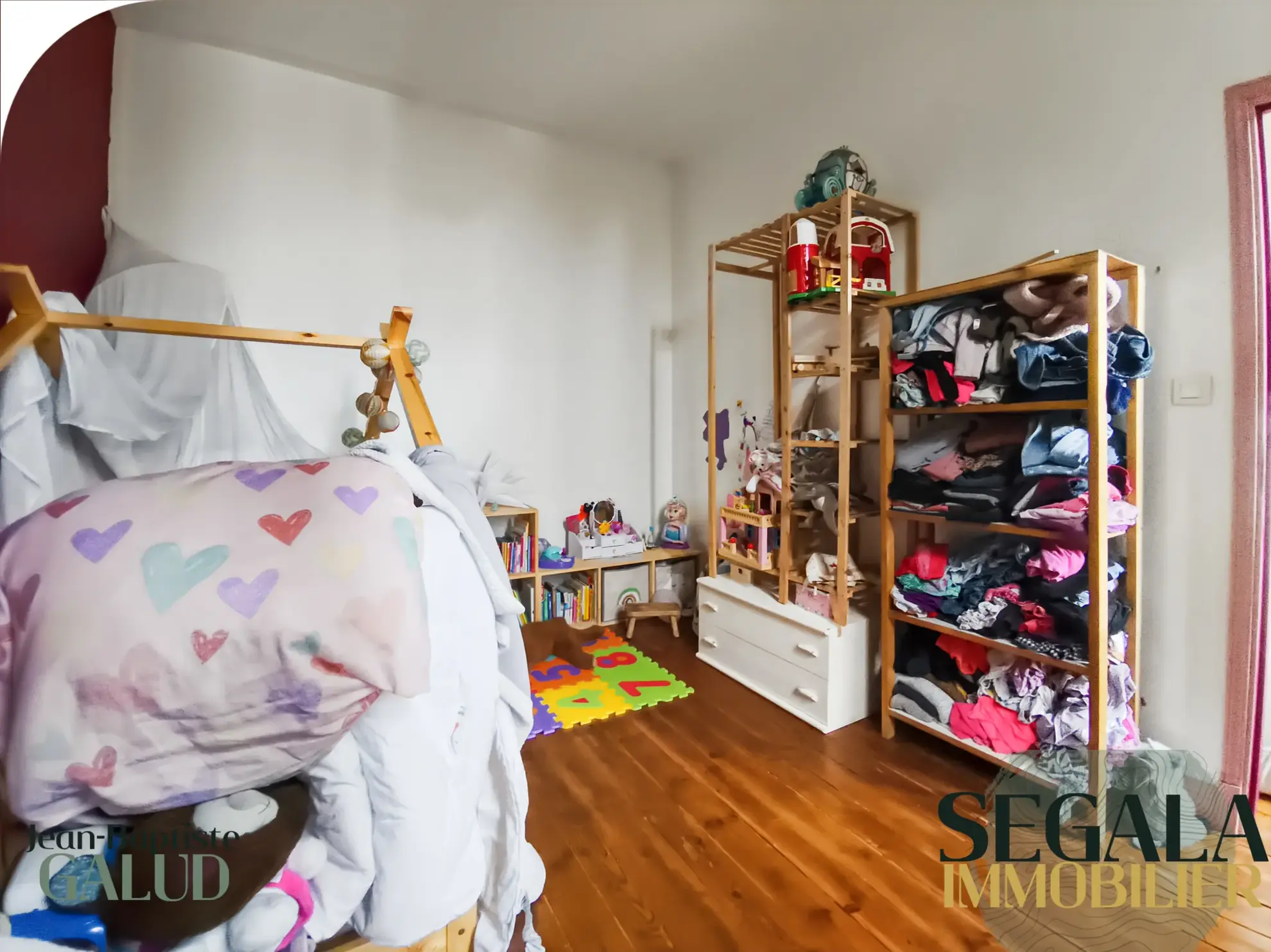 Maison spacieuse de 230 m² avec local professionnel à Sainte-Gemme 