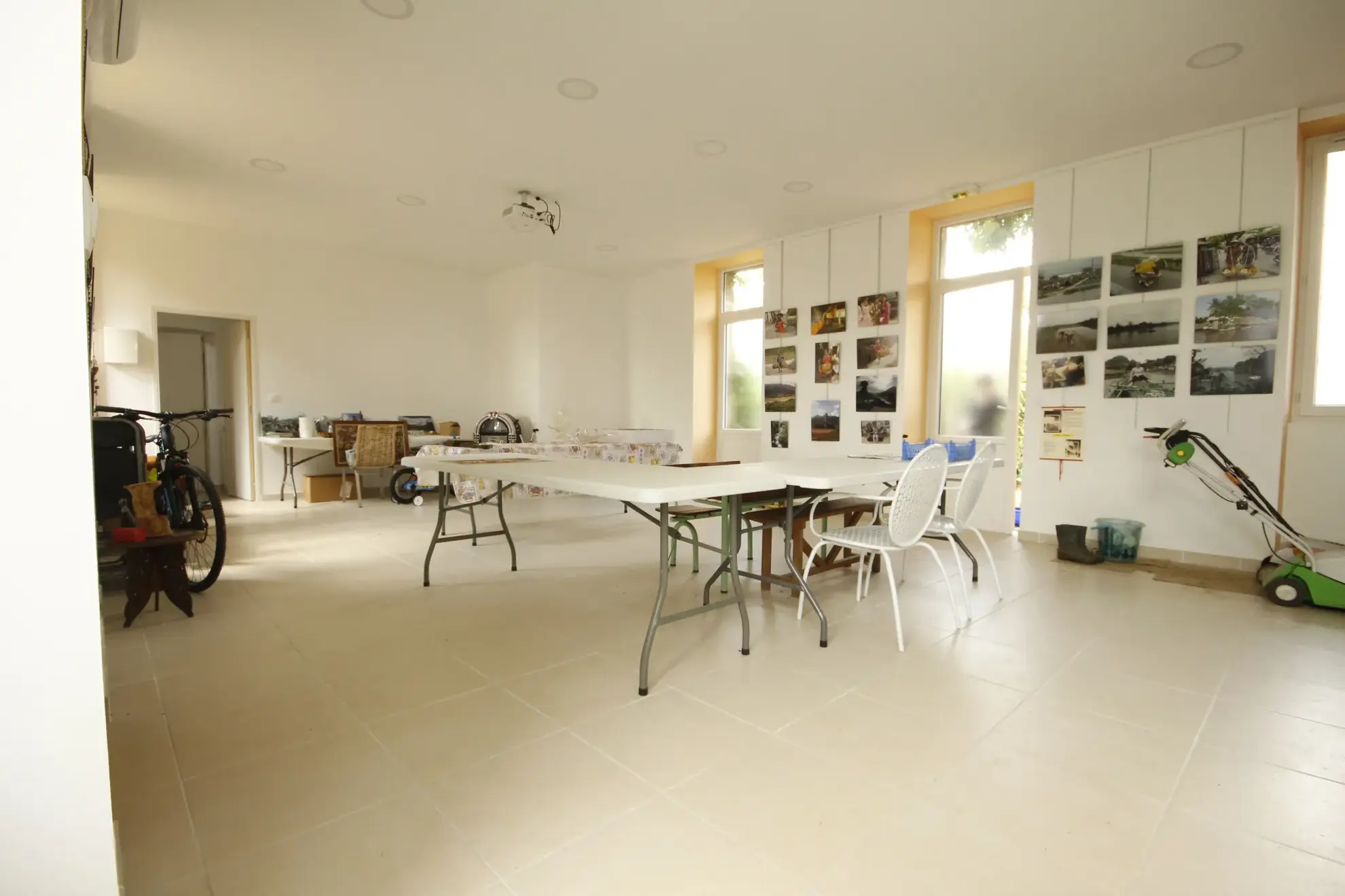 Maison spacieuse de 230 m² avec local professionnel à Sainte-Gemme 