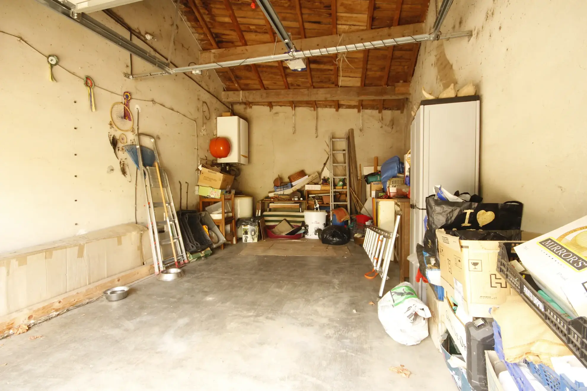 Maison spacieuse de 230 m² avec local professionnel à Sainte-Gemme 