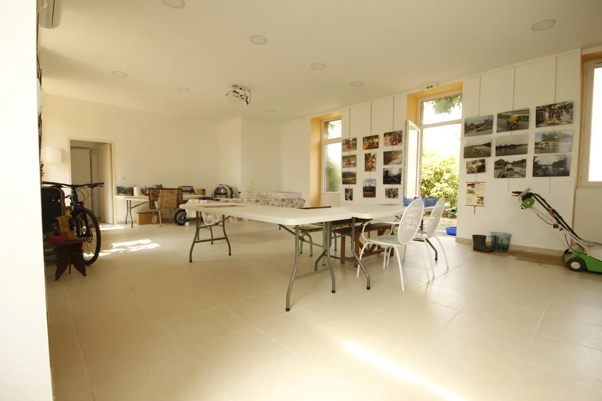 Maison spacieuse de 230 m² avec local professionnel à Sainte-Gemme 