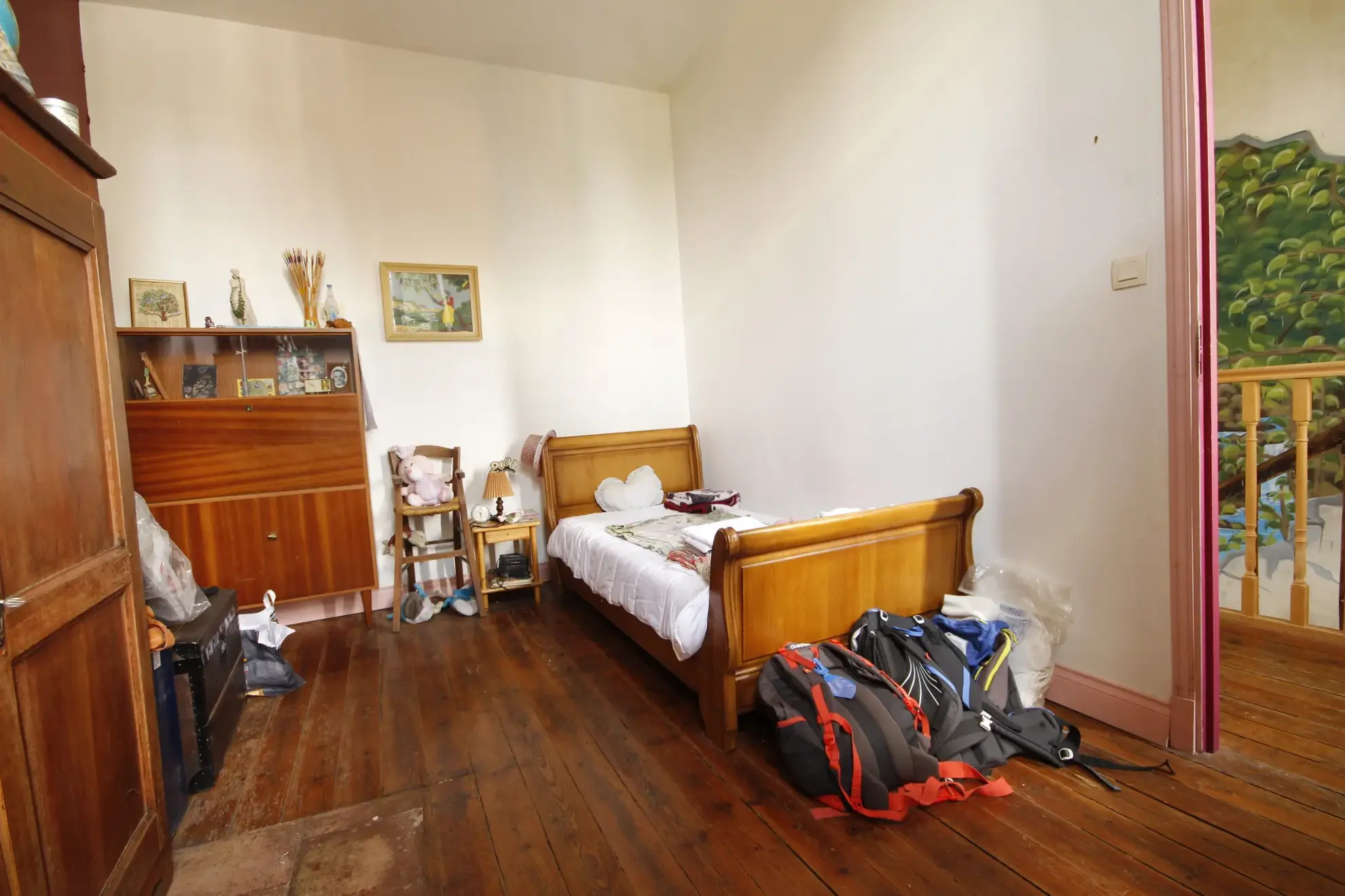 Maison spacieuse de 230 m² avec local professionnel aux normes PMR à Sainte-Gemme 