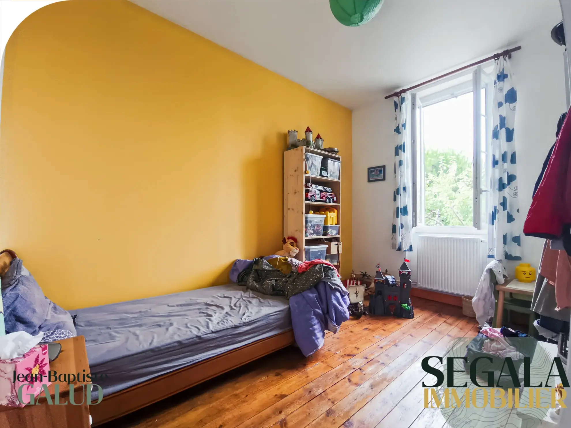 Maison spacieuse de 230 m² avec local professionnel à Sainte-Gemme 