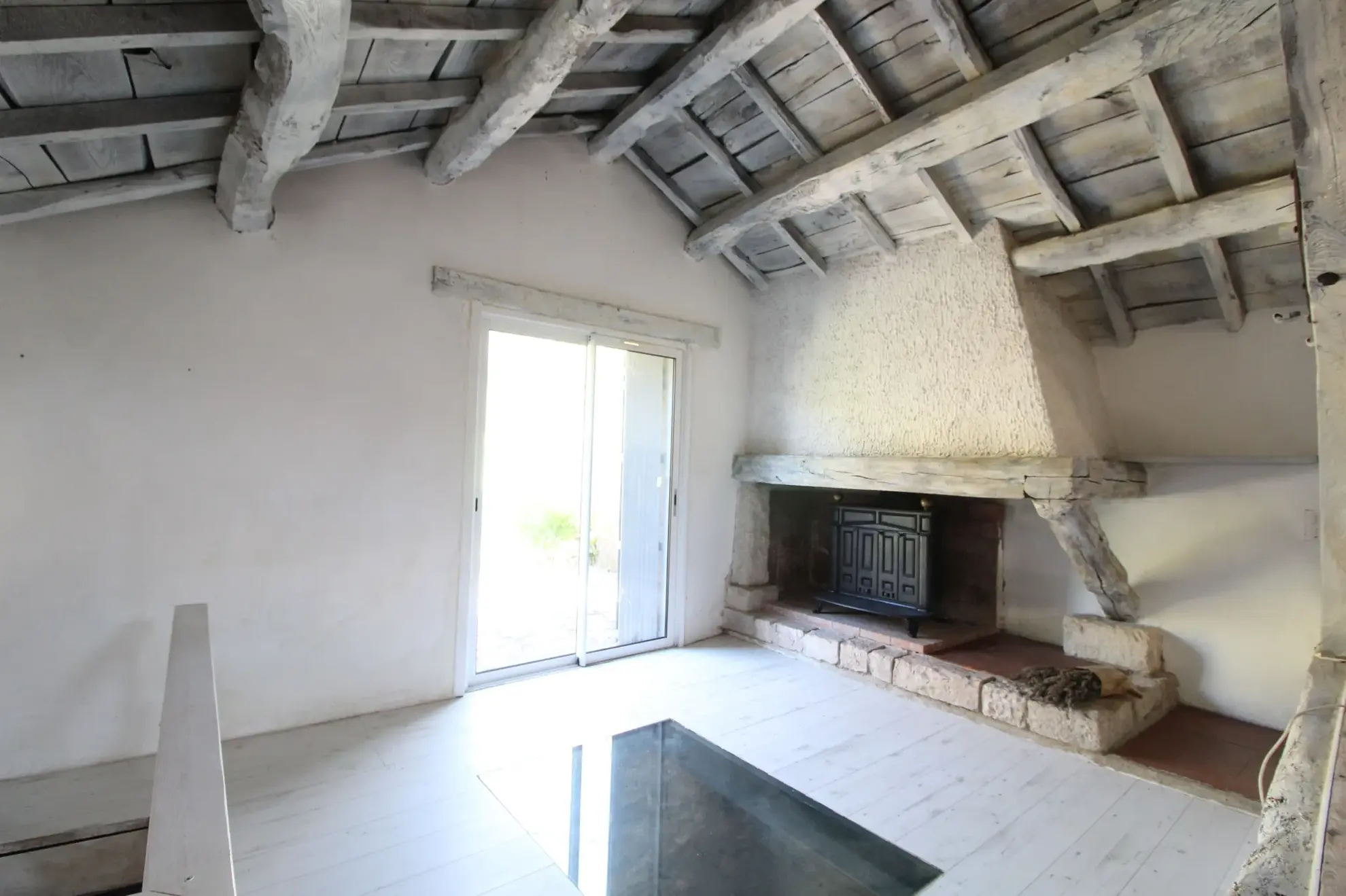 Maison en pierre de 159 m² avec jardin, terrasses et vue dégagée à Fayet 