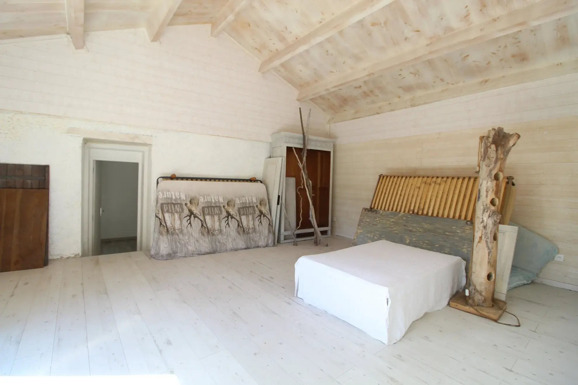 Maison en pierre de 159 m² avec jardin, terrasses et vue dégagée à Fayet 