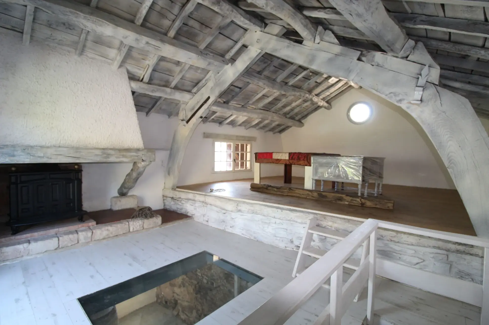 Maison en pierre de 159 m² avec jardin, terrasses et vue dégagée à Fayet 