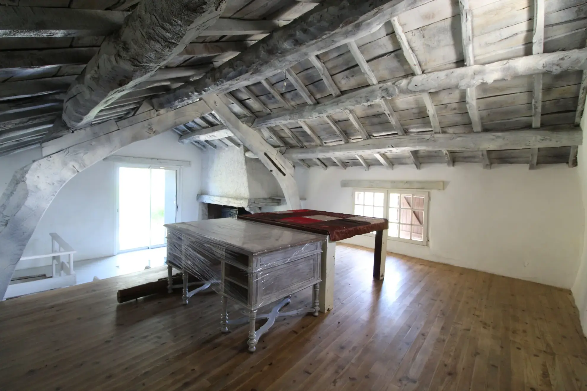 Maison en pierre de 159 m² avec jardin, terrasses et vue dégagée à Fayet 