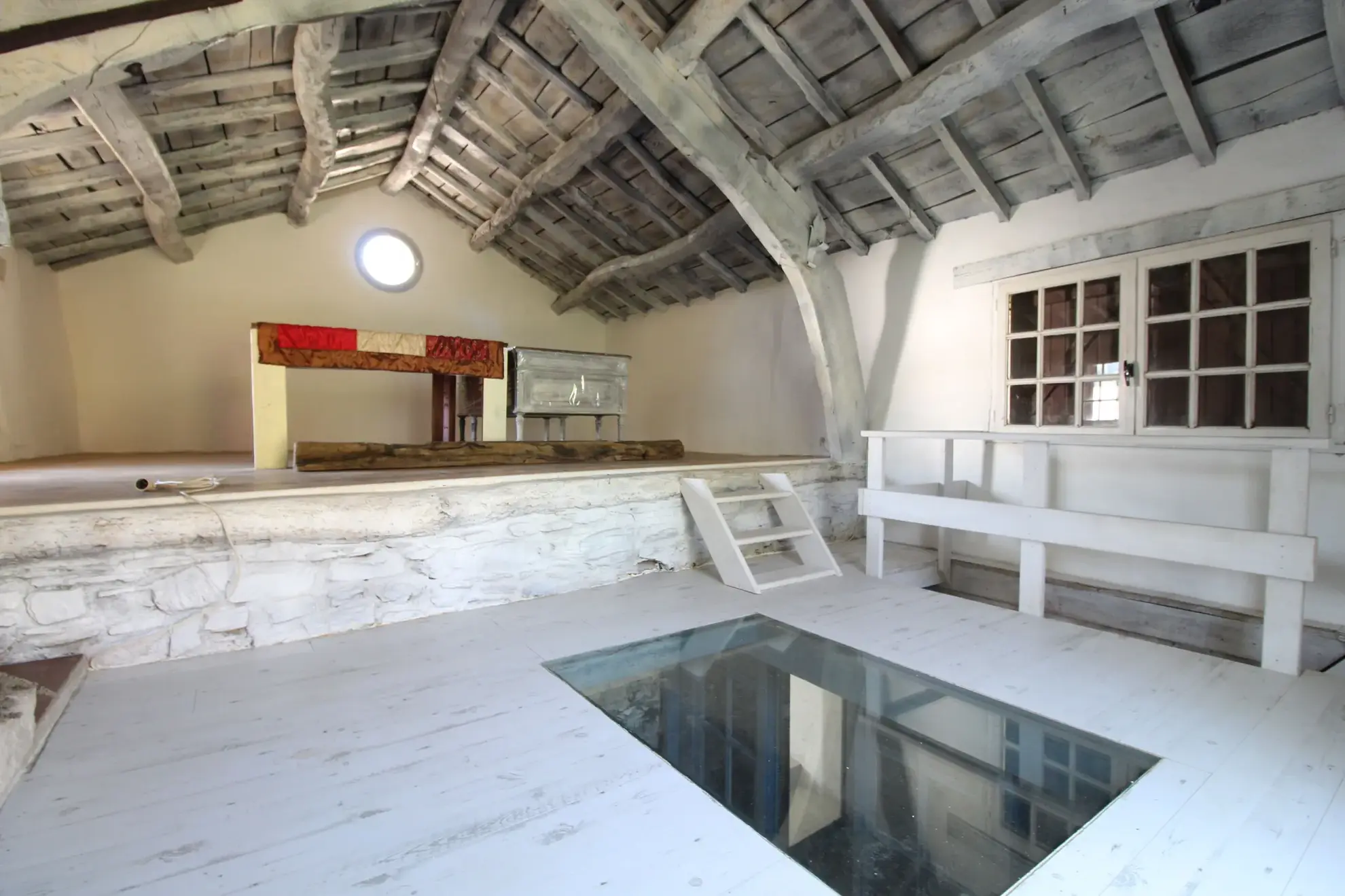 Maison en pierre de 159 m² avec jardin, terrasses et vue dégagée à Fayet 