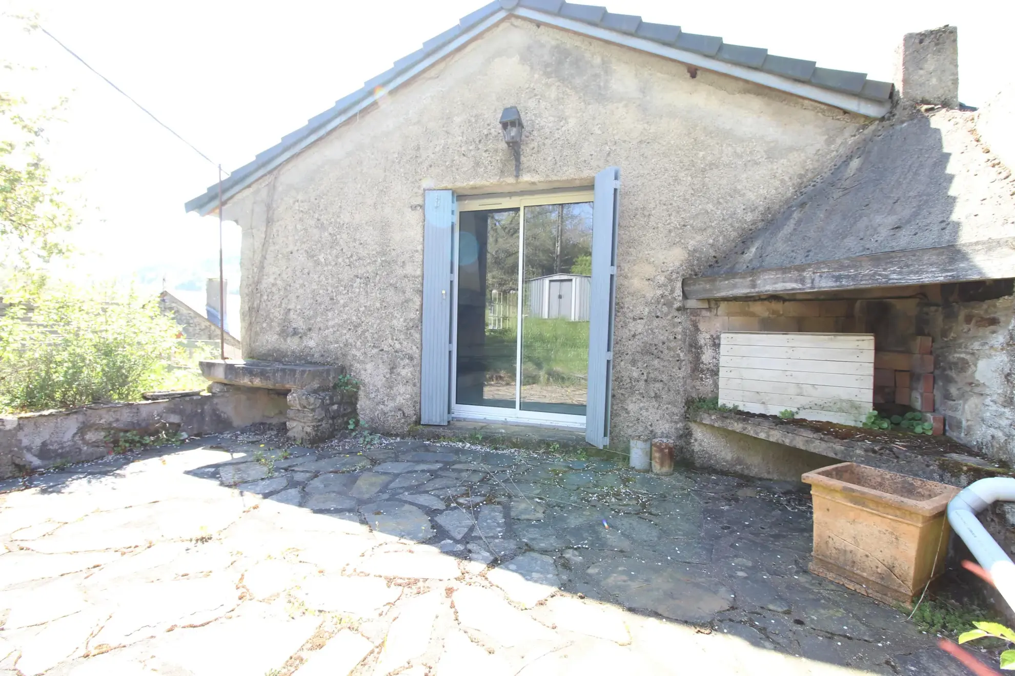 Maison en pierre de 159 m² avec jardin, terrasses et vue dégagée à Fayet 