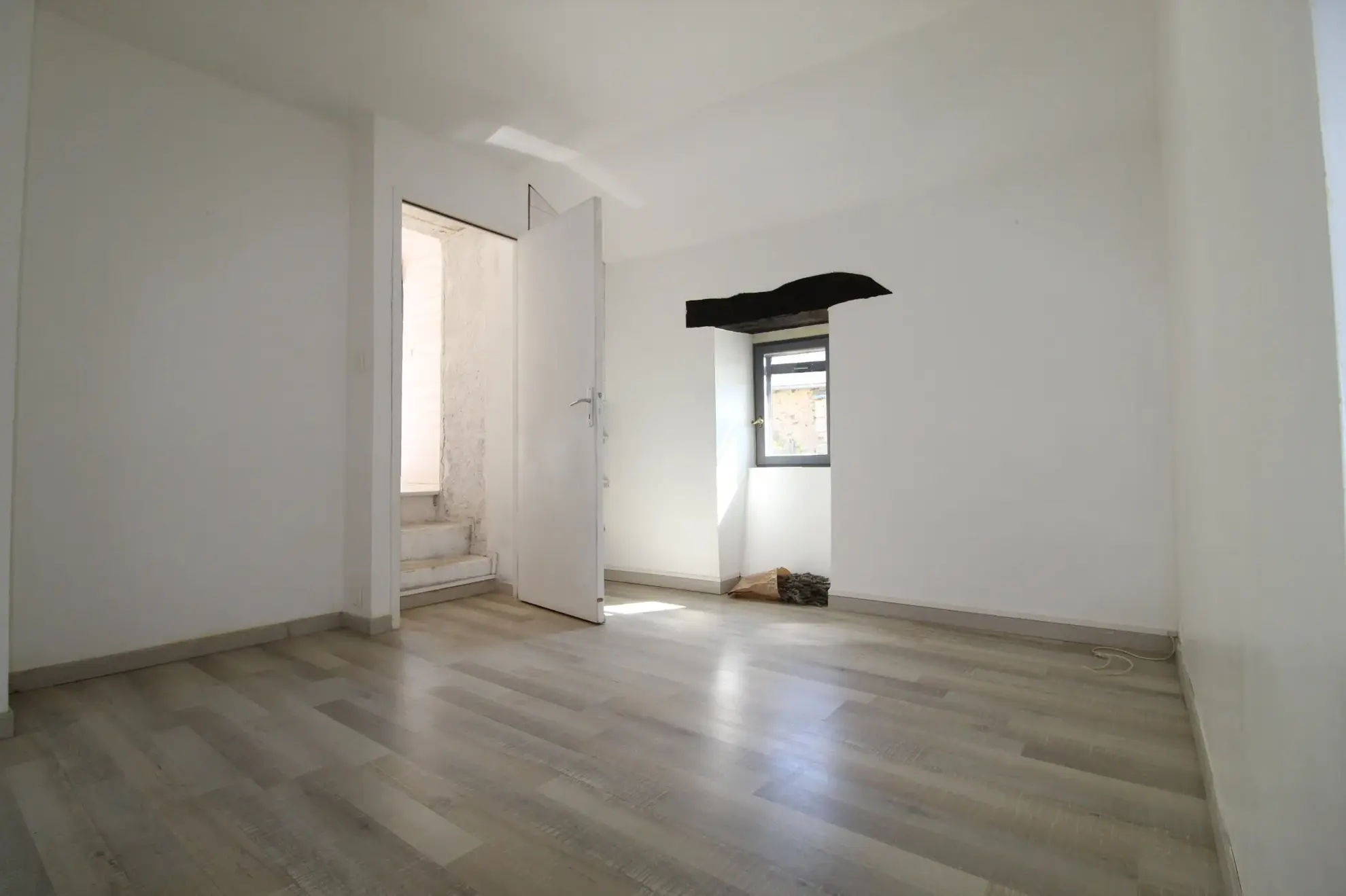 Maison en pierre de 159 m² avec jardin, terrasses et vue dégagée à Fayet 