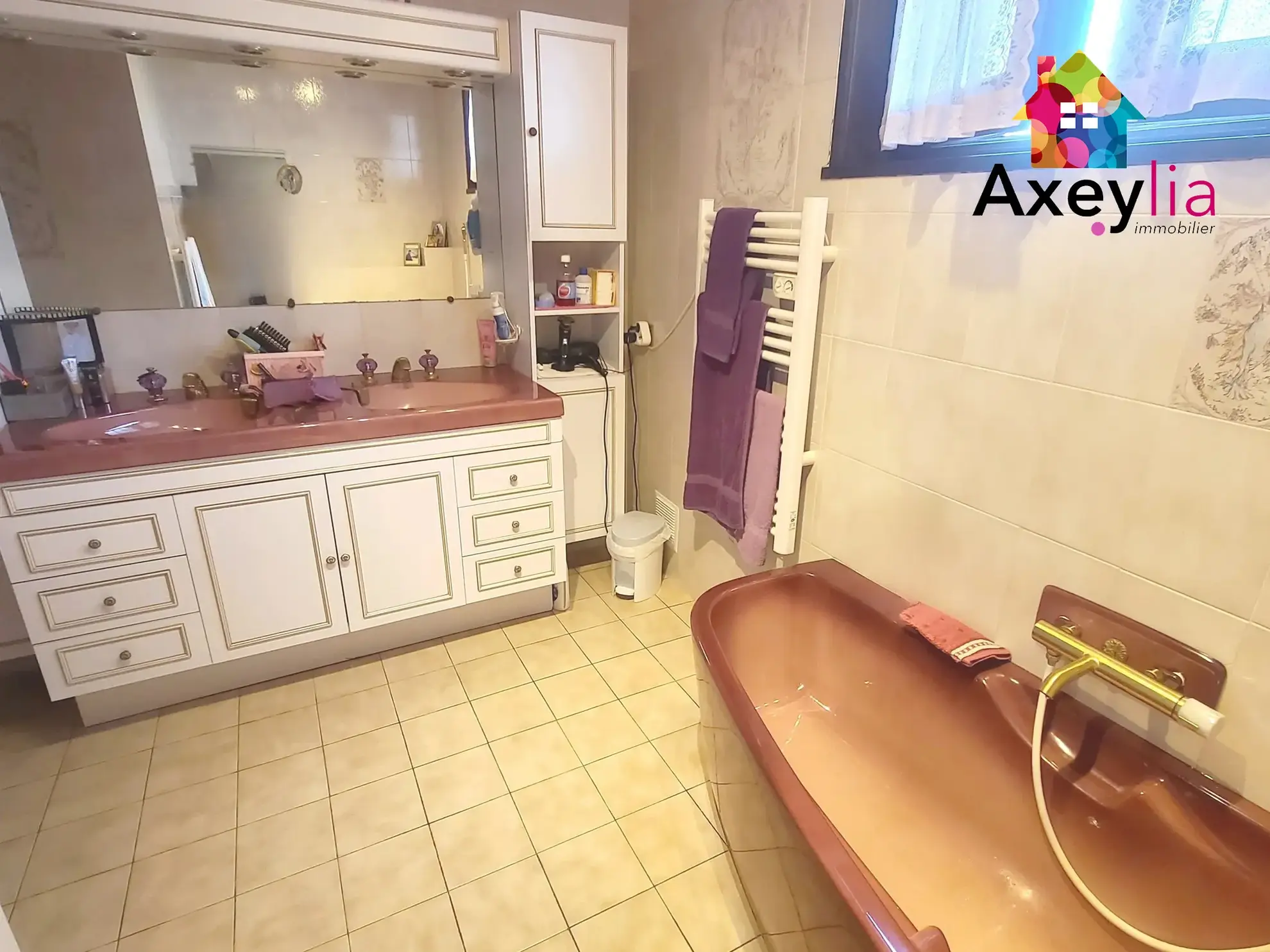 Maison à vendre à Mably avec 4 chambres et grand terrain de 2550 m² 