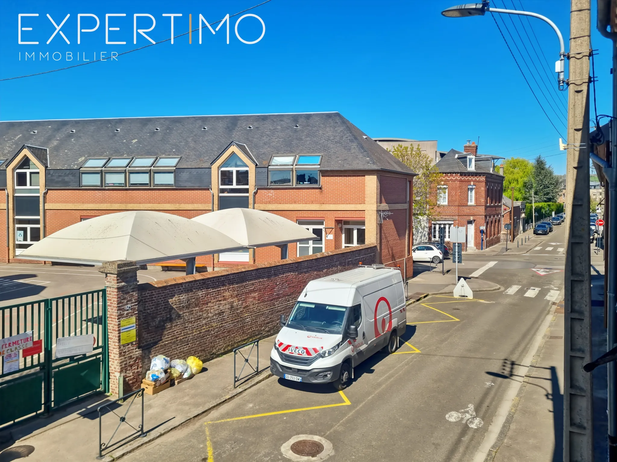 Maison semi-mitoyenne à vendre de 97 m² à Eu, proche centre-ville 