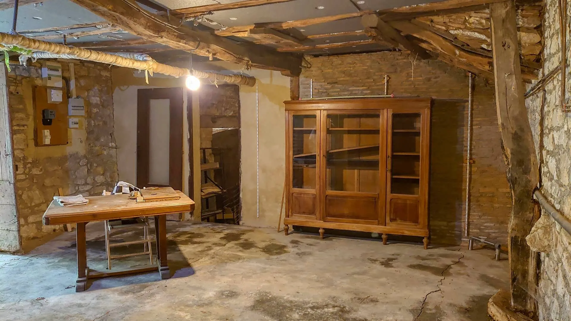 Maison en pierre avec terrain arboré et terrasse à Boissieres (46150) 