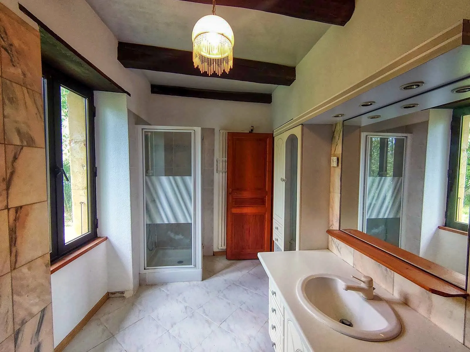 Maison en pierre avec terrain arboré et terrasse à Boissieres (46150) 