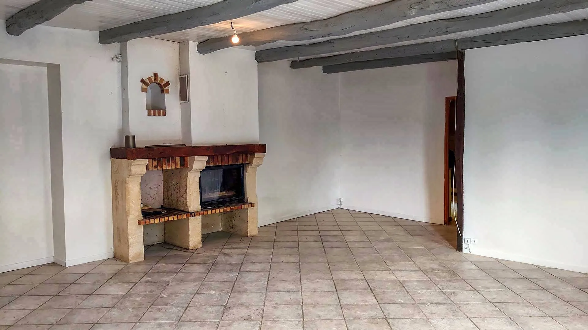 Maison en pierre avec terrain arboré et terrasse à Boissieres (46150) 