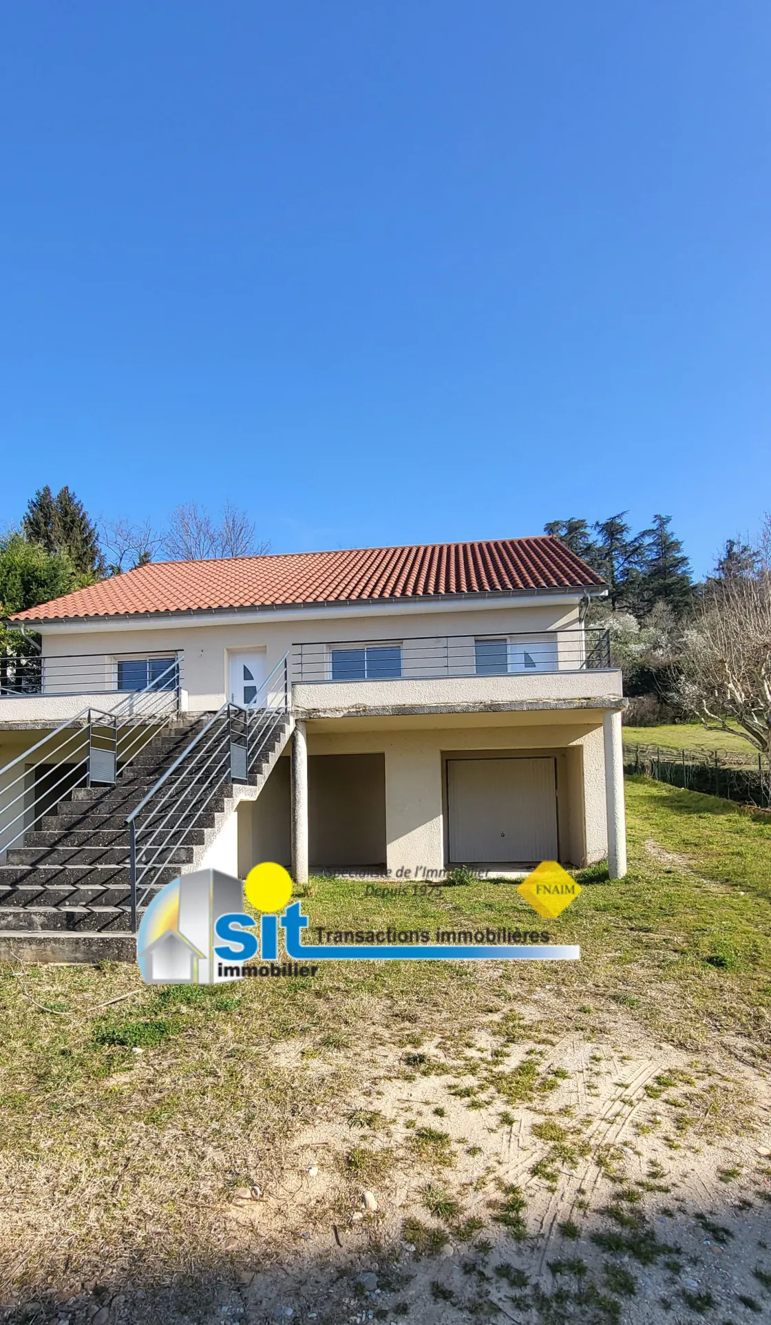 Maison de ville rénovée à Vienne Charavel avec garage, jardin et terrasse - 100 m²