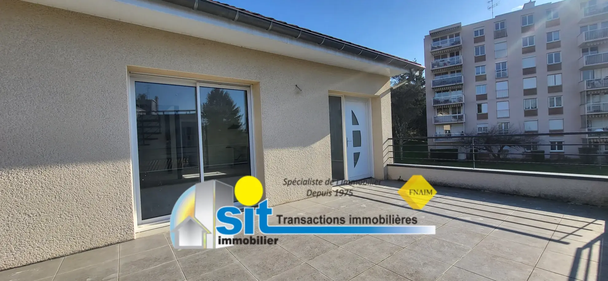 Maison de ville rénovée à Vienne Charavel avec garage, jardin et terrasse - 100 m² 