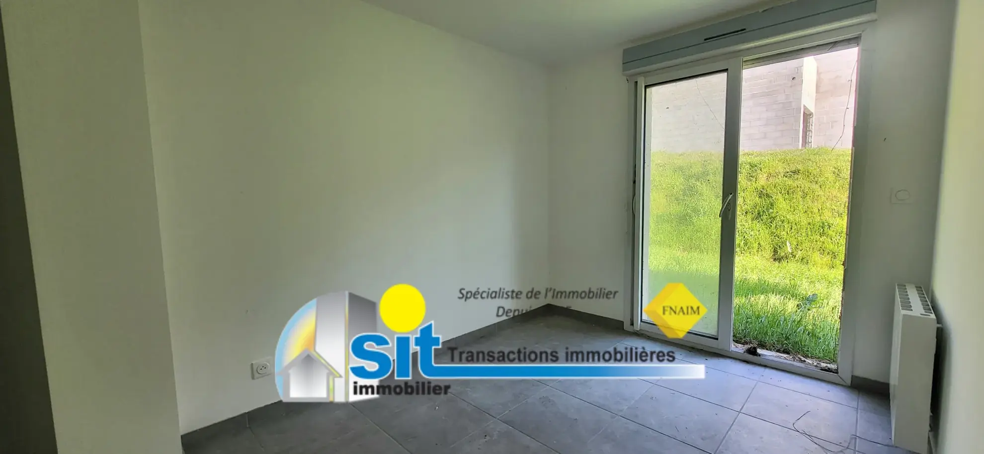 Maison de ville rénovée à Vienne Charavel avec garage, jardin et terrasse - 100 m² 