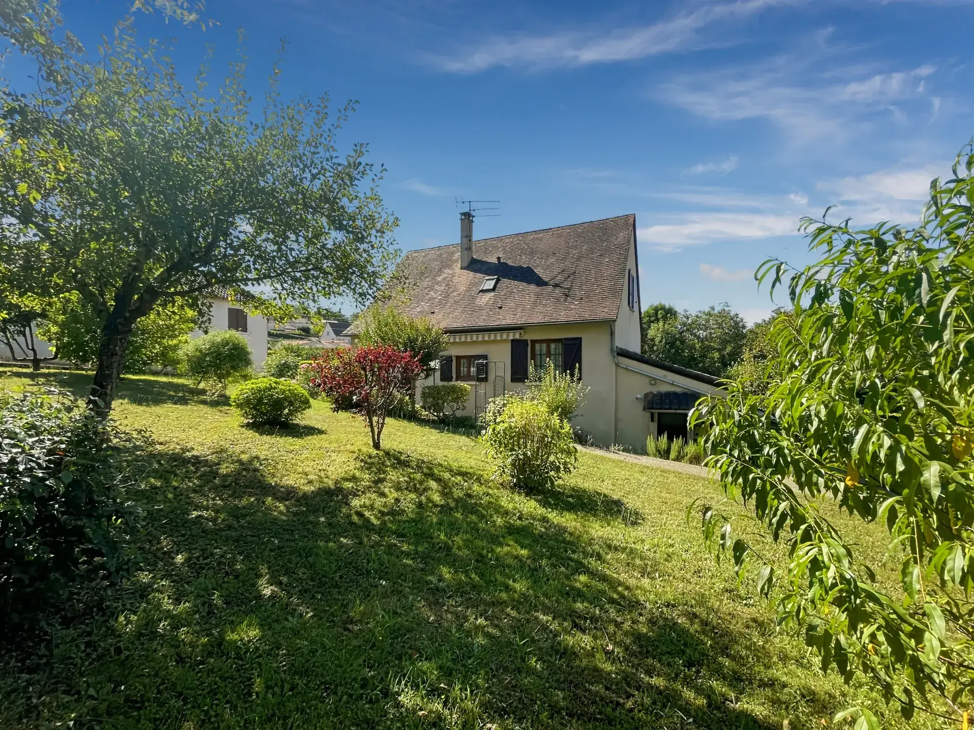 Maison de 120 m² à Beaumont du Périgord avec jardin et rendement attractif 