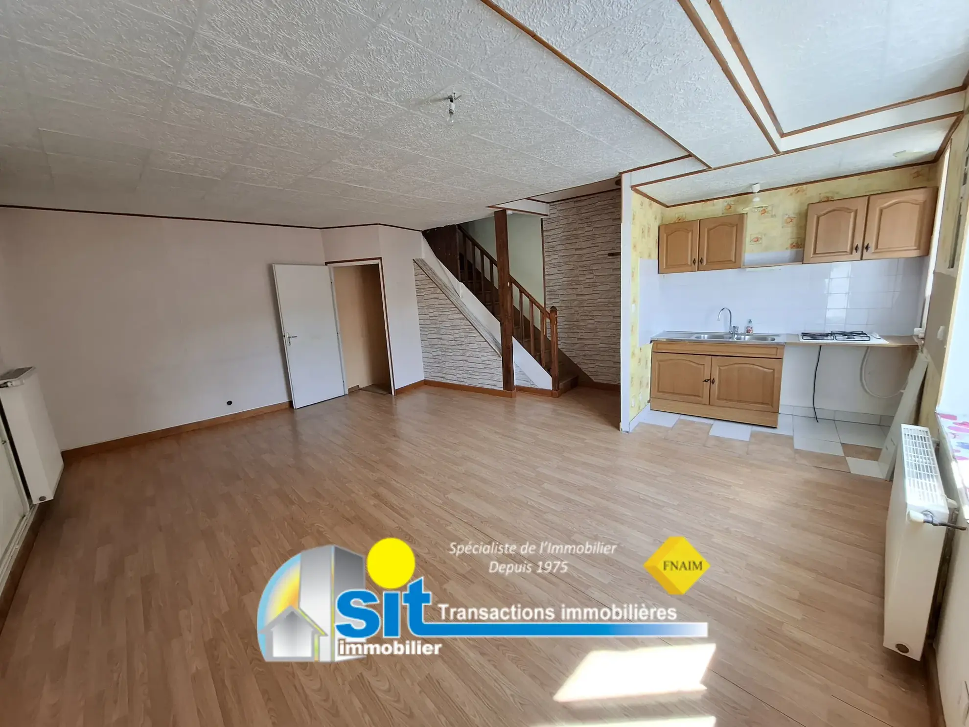 Maison de ville avec garage à Condrieu - 80 m², secteur calme 