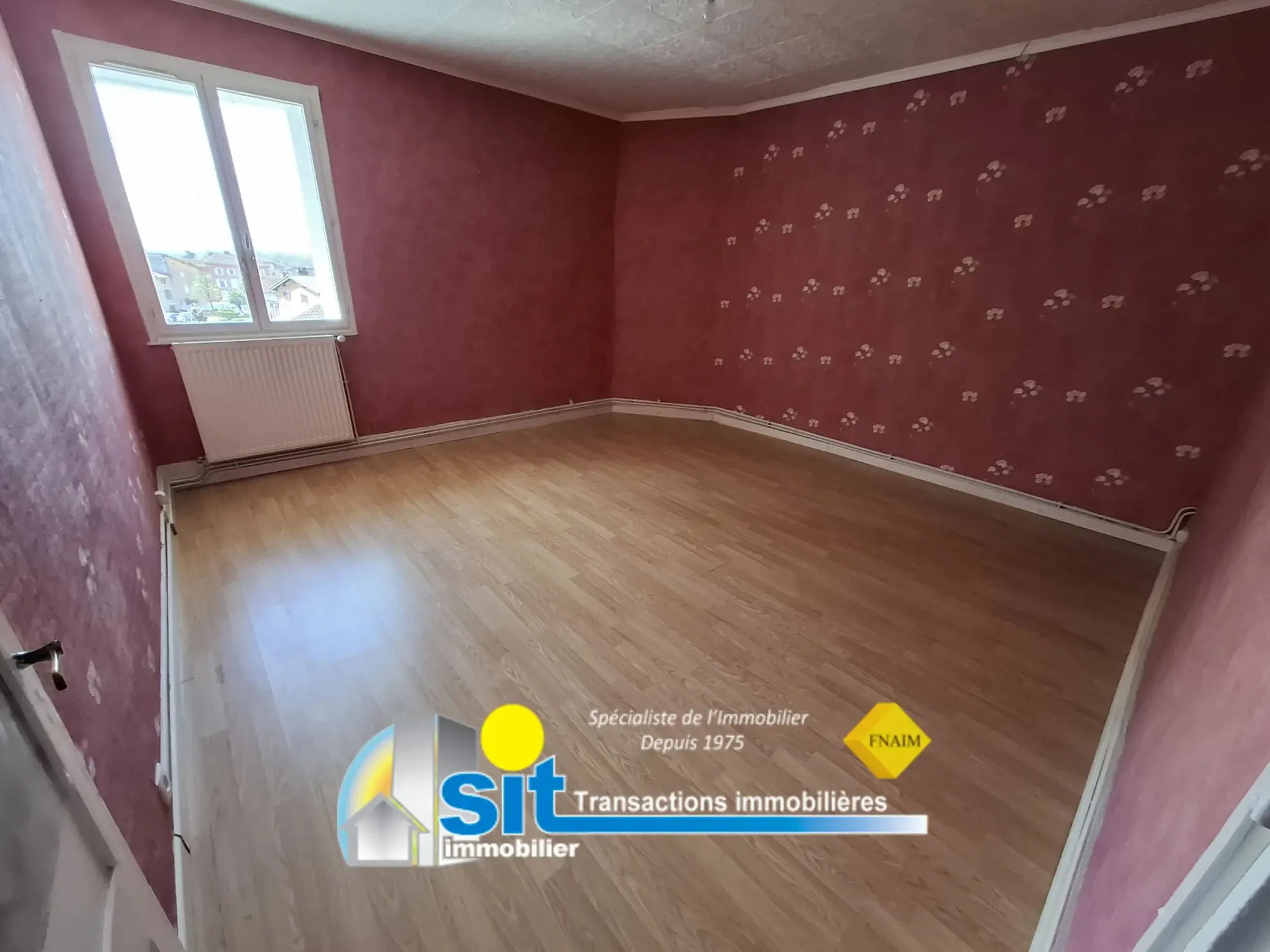 Maison de ville avec garage à Condrieu - 80 m², secteur calme 