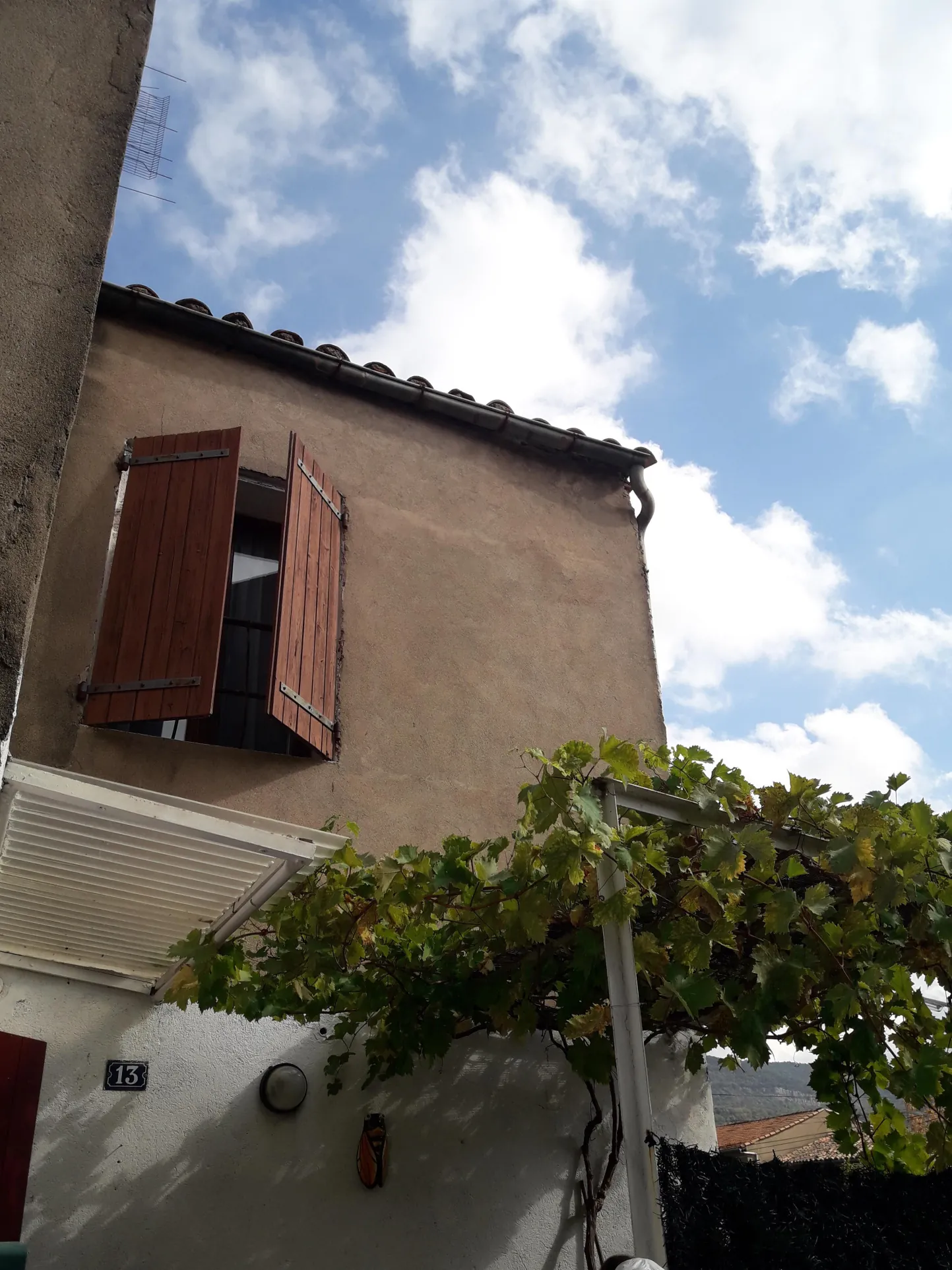Maison de village avec deux habitations, terrasse et jardin à Le Bousquet d'Orb 