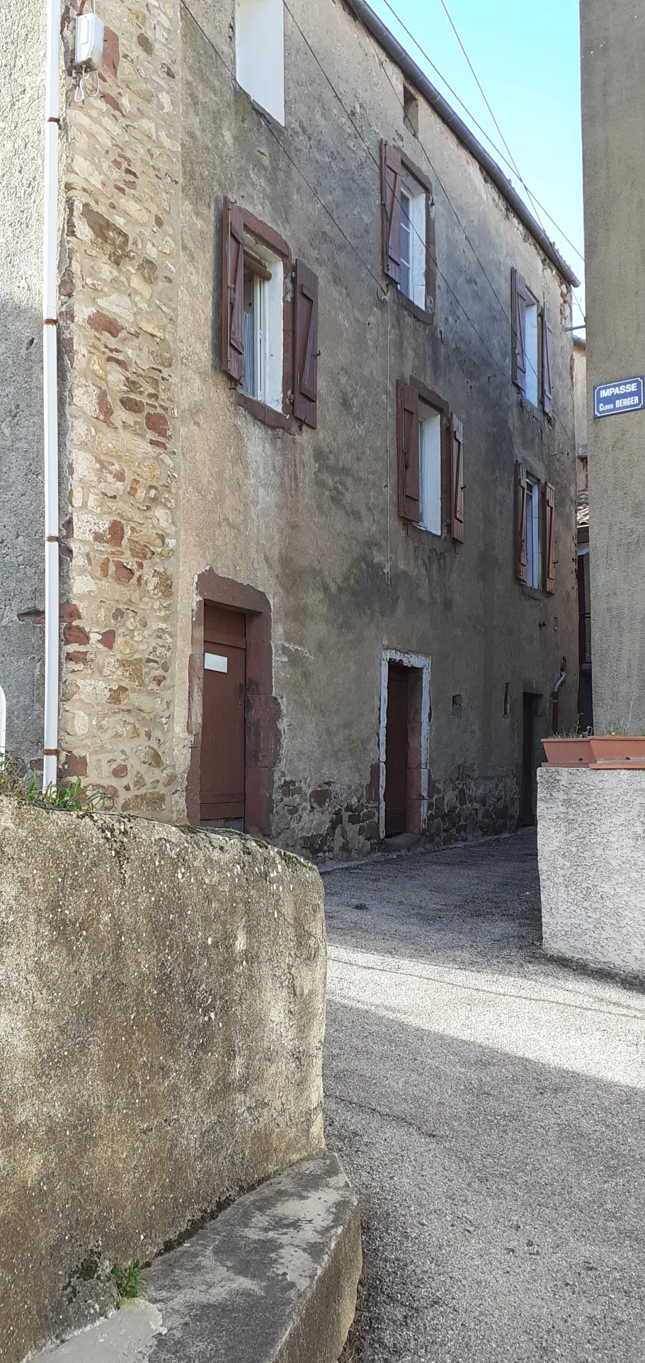 Maison de village avec deux habitations, terrasse et jardin à Le Bousquet d'Orb 