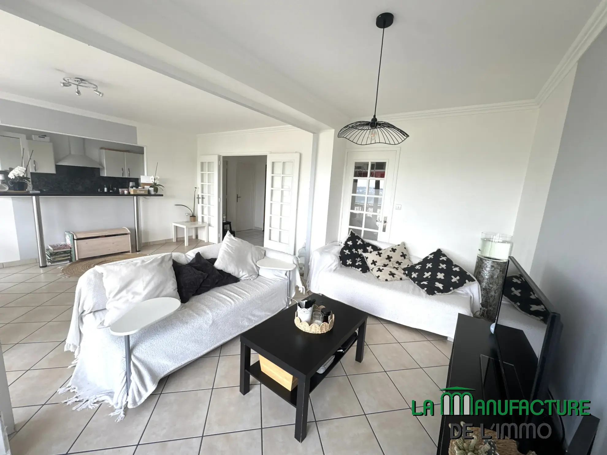 Appartement F5 de 98 m² avec balcon, cave et parking à Villars Le Plat Haut 