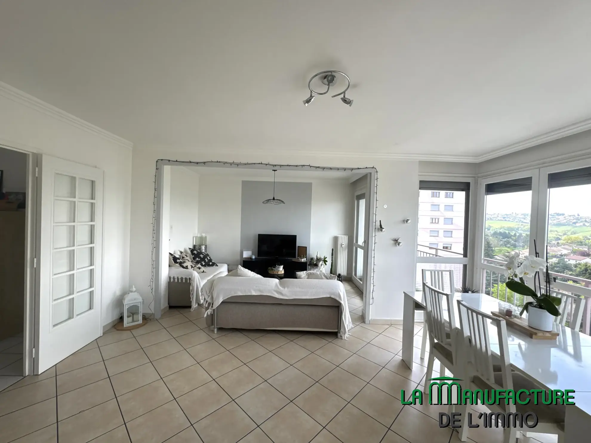 Appartement F5 de 98 m² avec balcon, cave et parking à Villars Le Plat Haut 