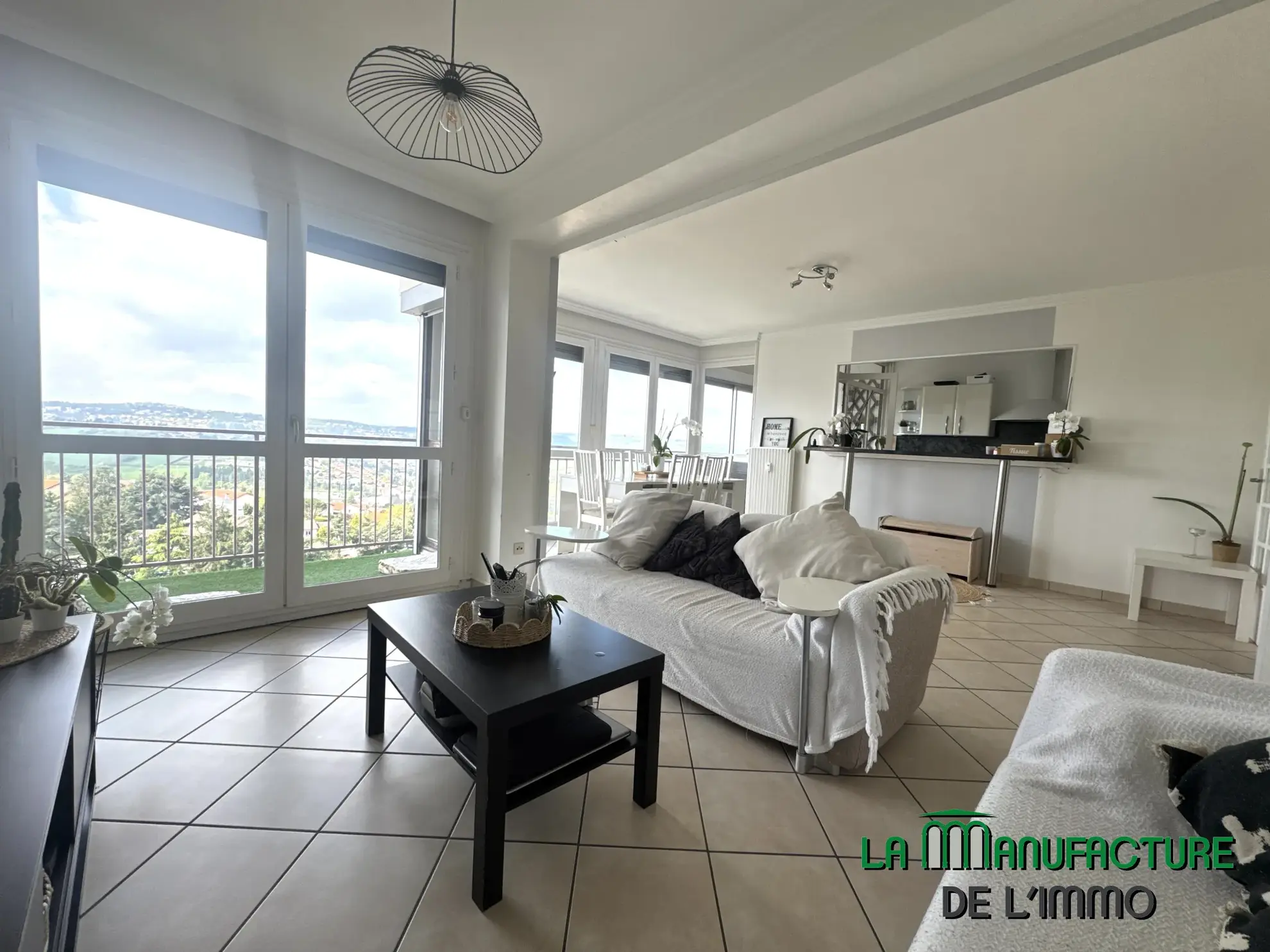 Appartement F5 de 98 m² avec balcon, cave et parking à Villars Le Plat Haut 