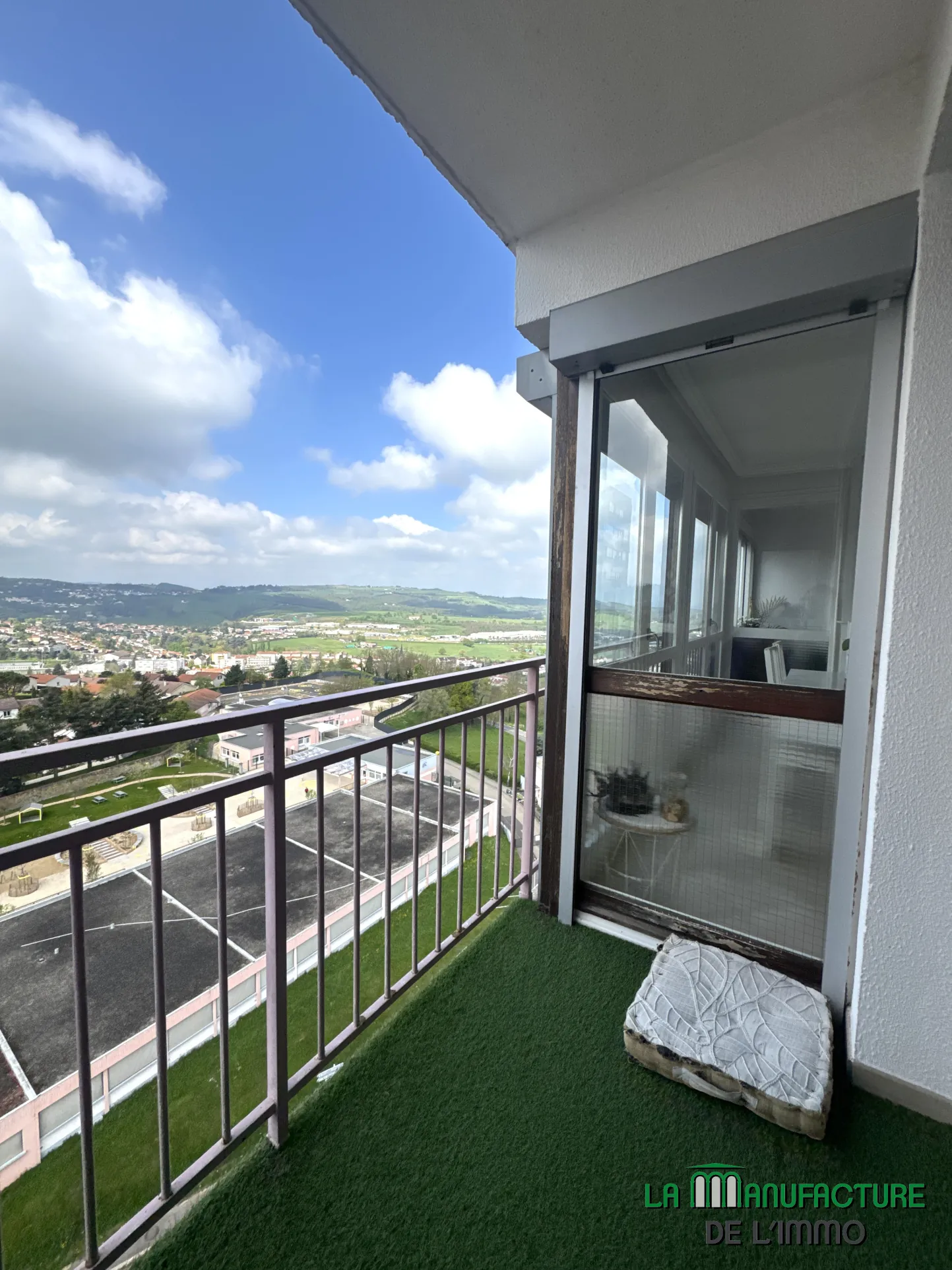 Appartement F5 de 98 m² avec balcon, cave et parking à Villars Le Plat Haut 