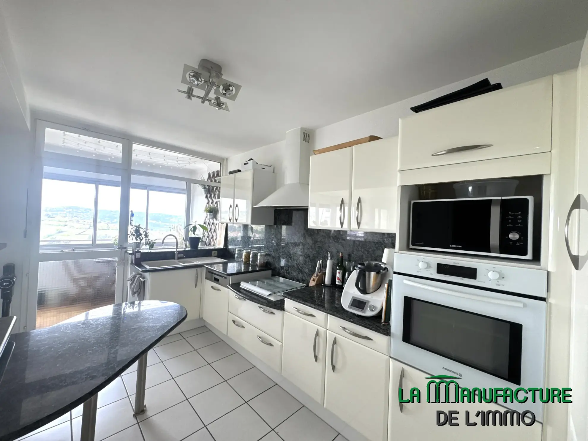 Appartement F5 de 98 m² avec balcon, cave et parking à Villars Le Plat Haut 