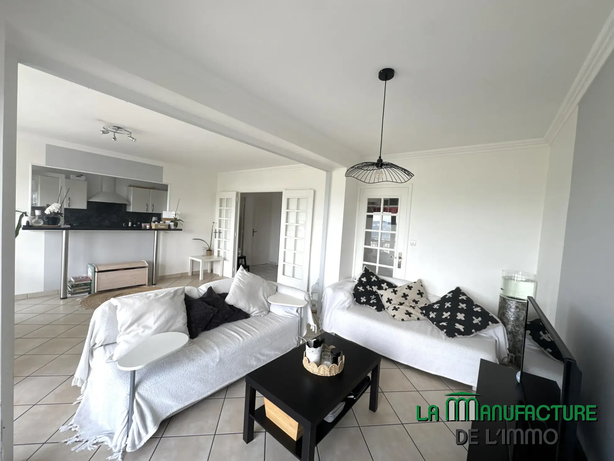 Appartement F5 de 98 m² avec balcon, cave et parking à Villars Le Plat Haut 