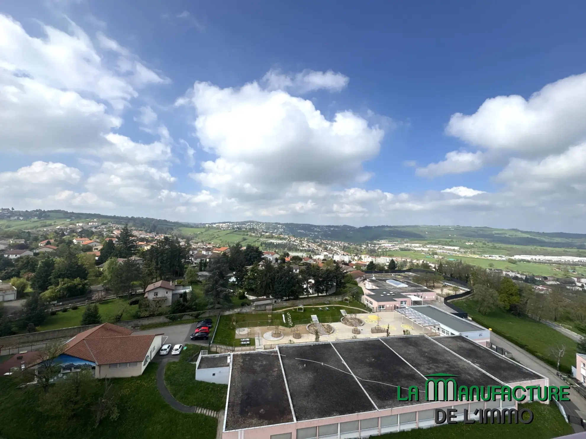 Appartement F5 de 98 m² avec balcon, cave et parking à Villars Le Plat Haut 