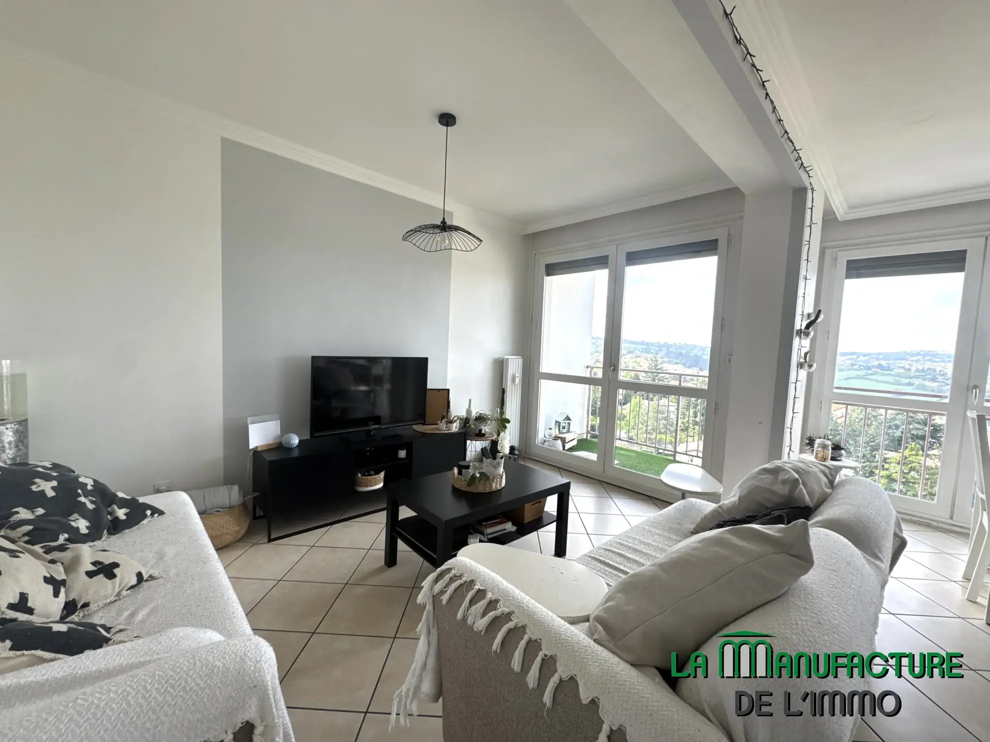 Appartement F5 de 98 m² avec balcon, cave et parking à Villars Le Plat Haut 