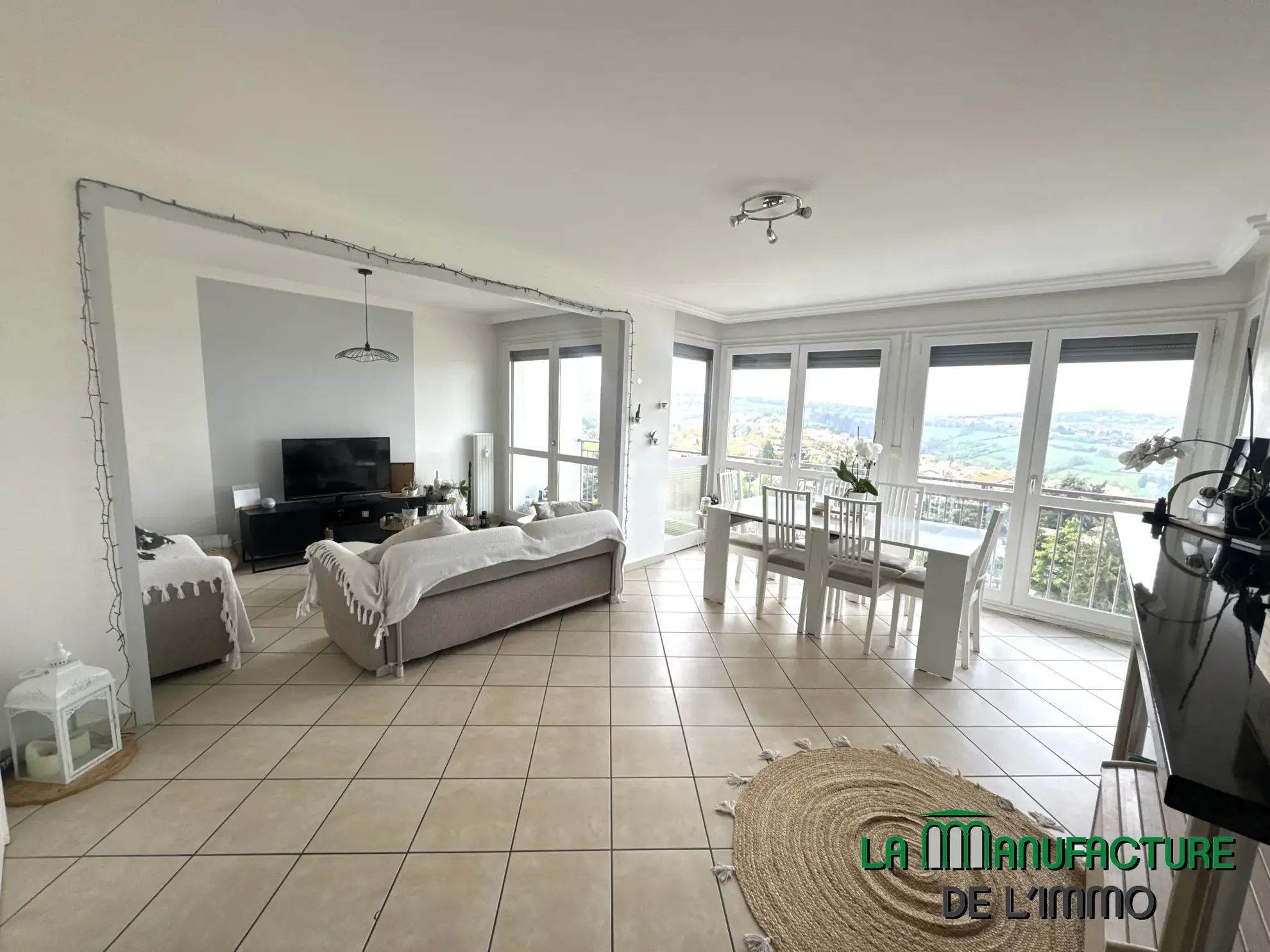 Appartement F5 de 98 m² avec balcon, cave et parking à Villars Le Plat Haut 