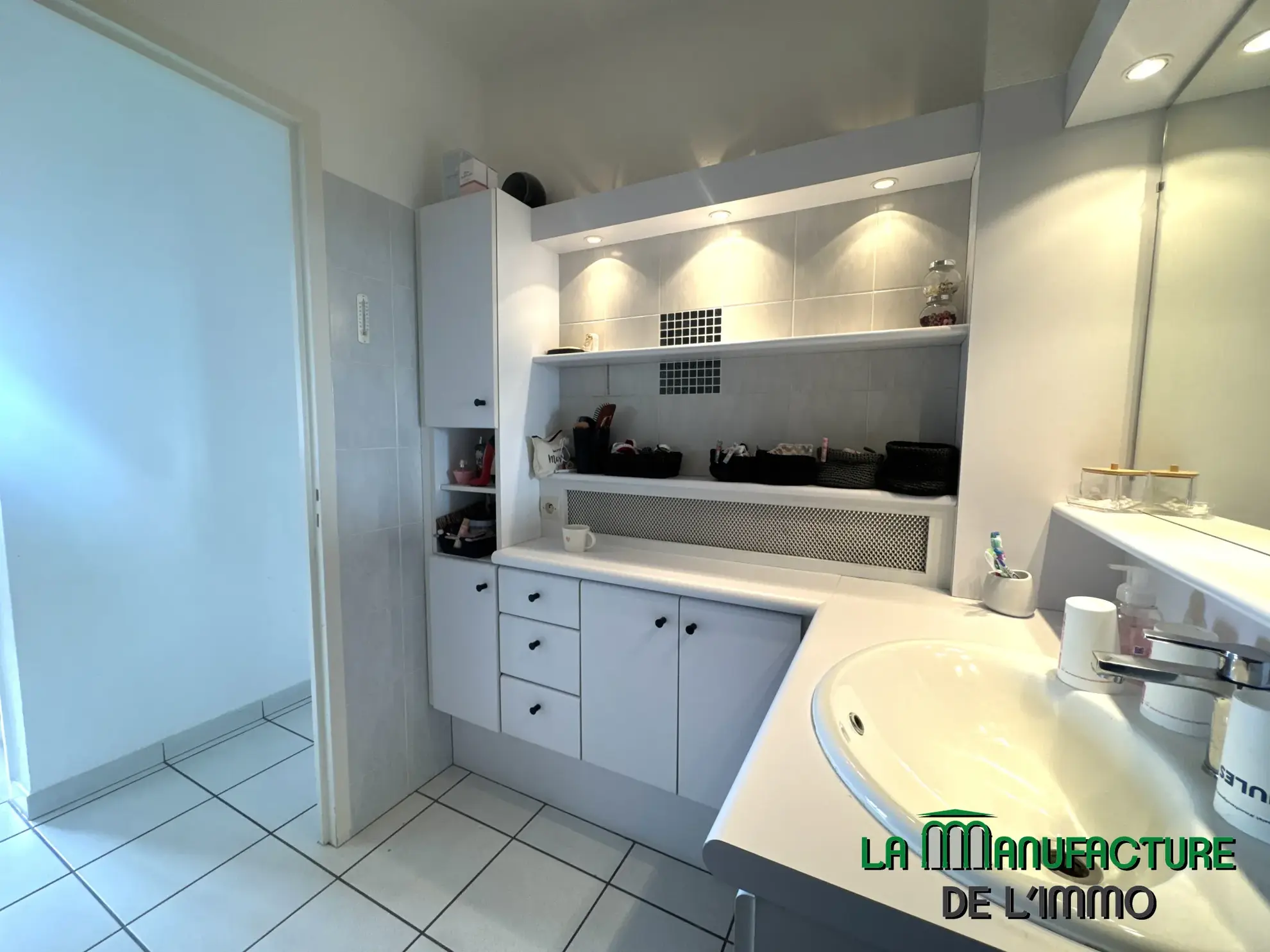 Appartement F5 de 98 m² avec balcon, cave et parking à Villars Le Plat Haut 