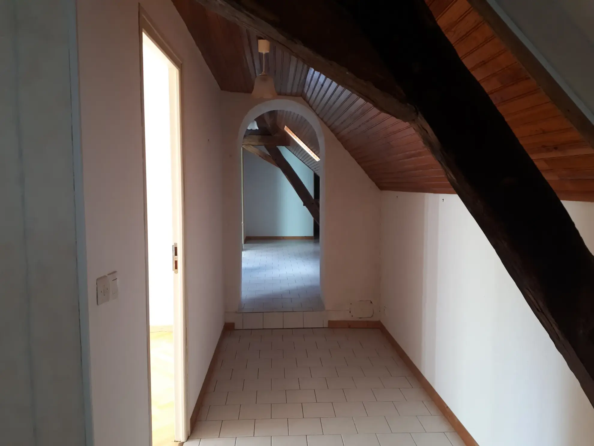Ensemble immobilier de charme à Dangé-Saint-Romain avec maison, corps de ferme et dépendances 
