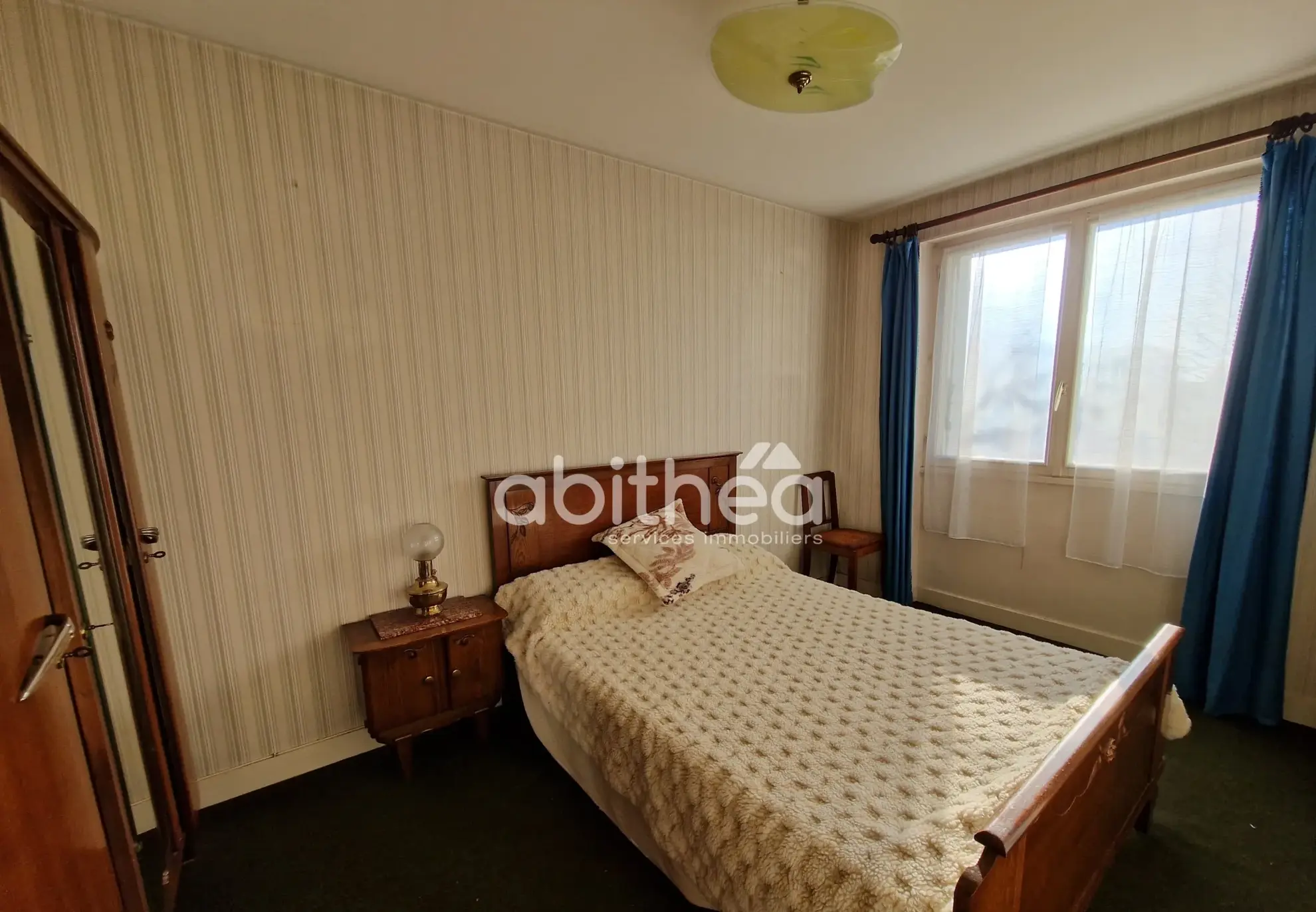 Maison de 90 m² à vendre à Roumazieres Loubert avec garage et terrain clôturé 