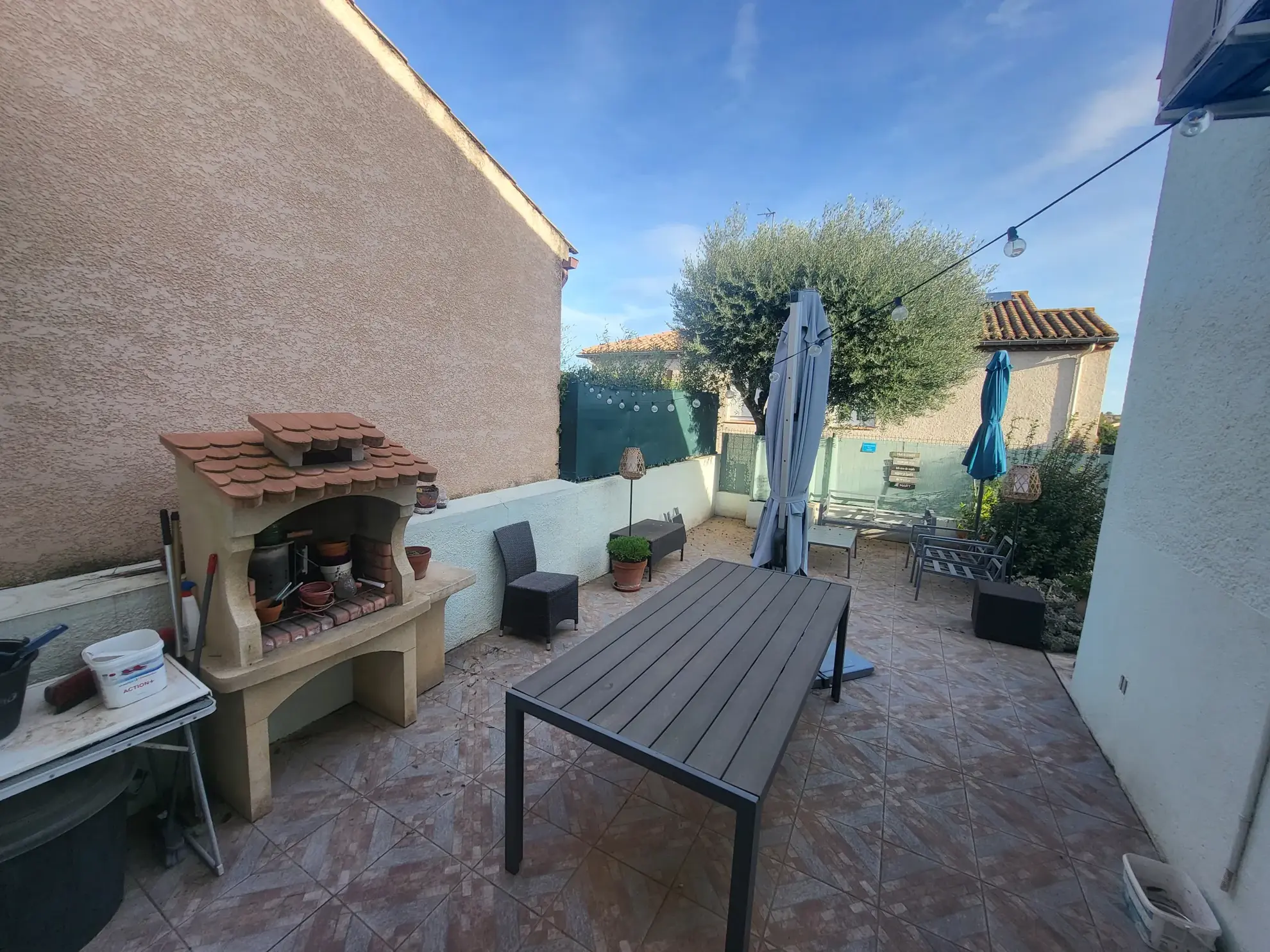 Villa moderne de plain-pied avec piscine à Valros - Rénovée et équipée 