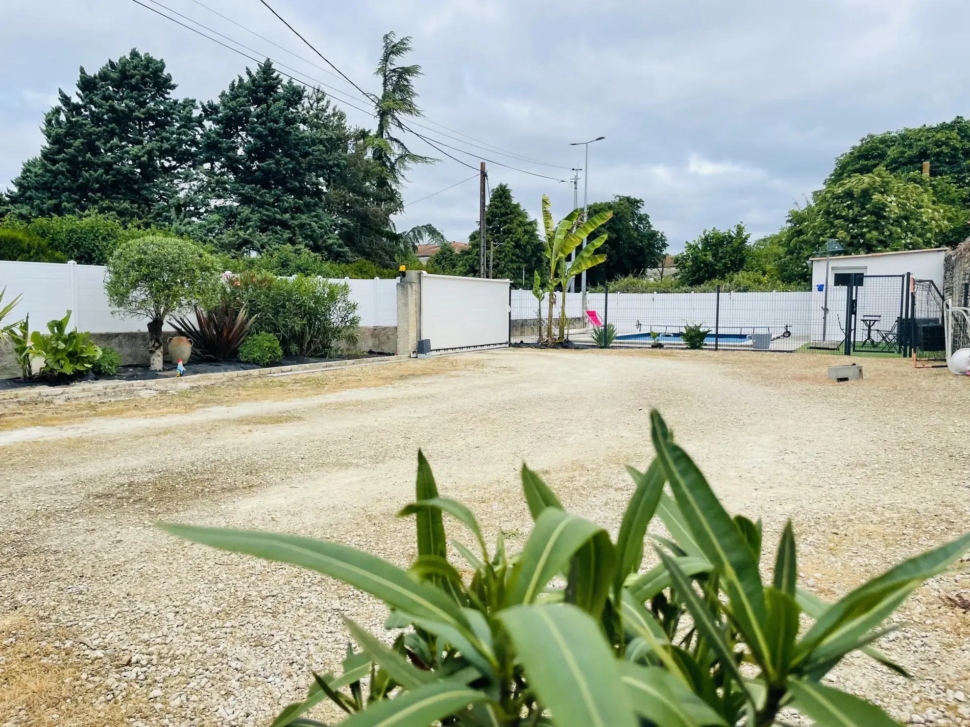 Maison de charme avec piscine chauffée à Neuville de Poitou - 105 m² 