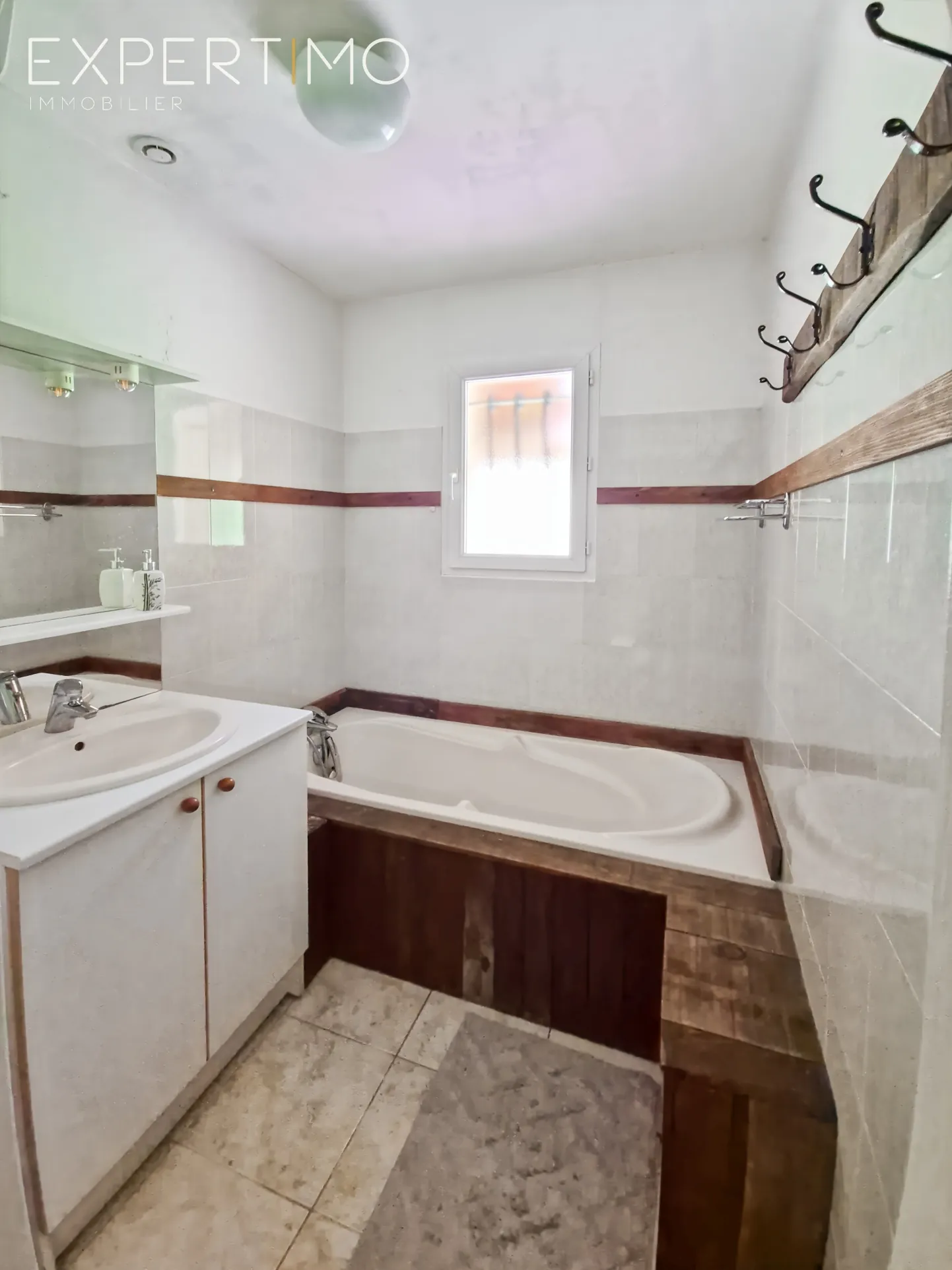 Maison 167 m² avec grand terrain et gîte à La Chapelle Gonaguet 