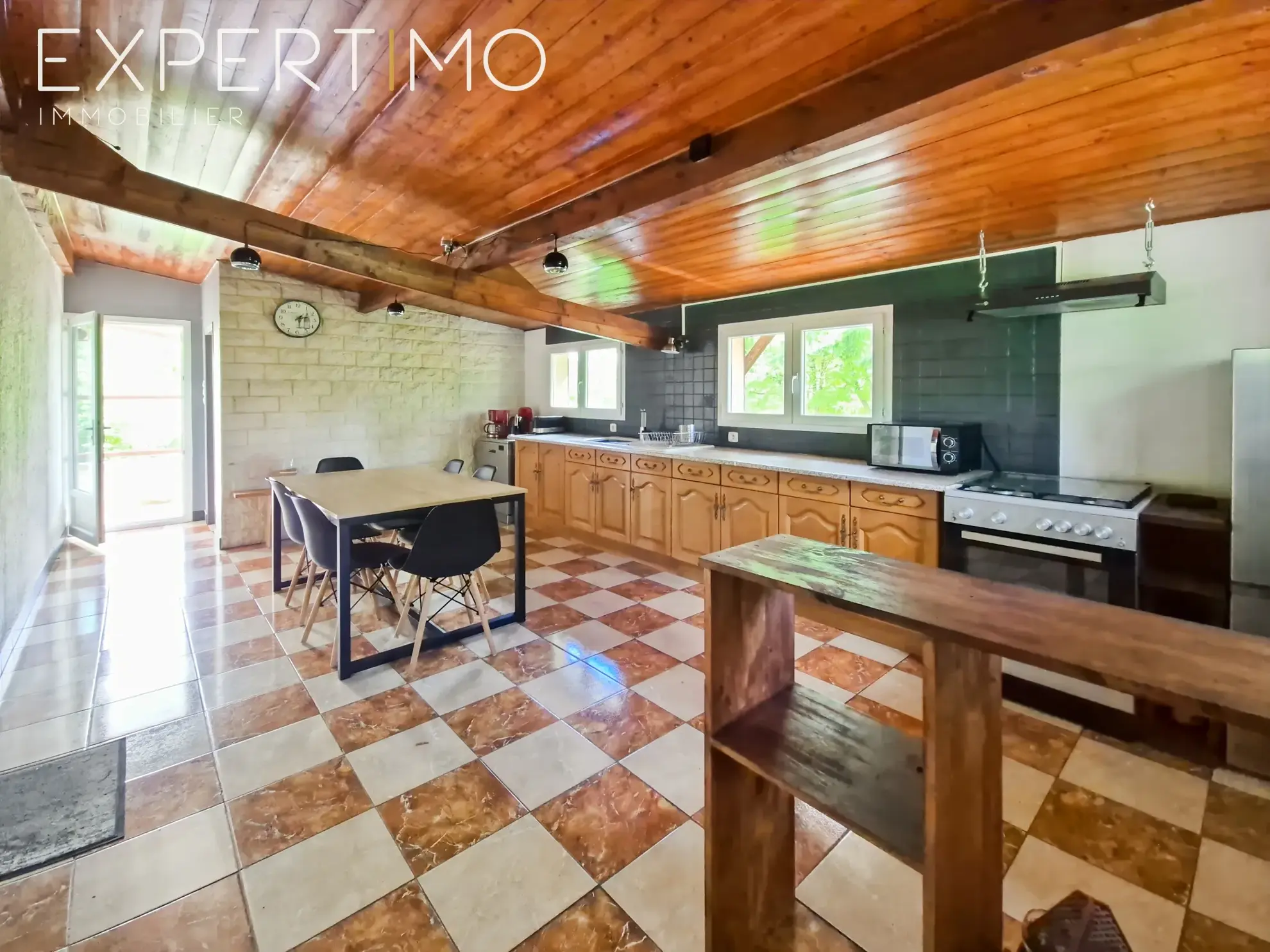 Maison 167 m² avec grand terrain et gîte à La Chapelle Gonaguet 