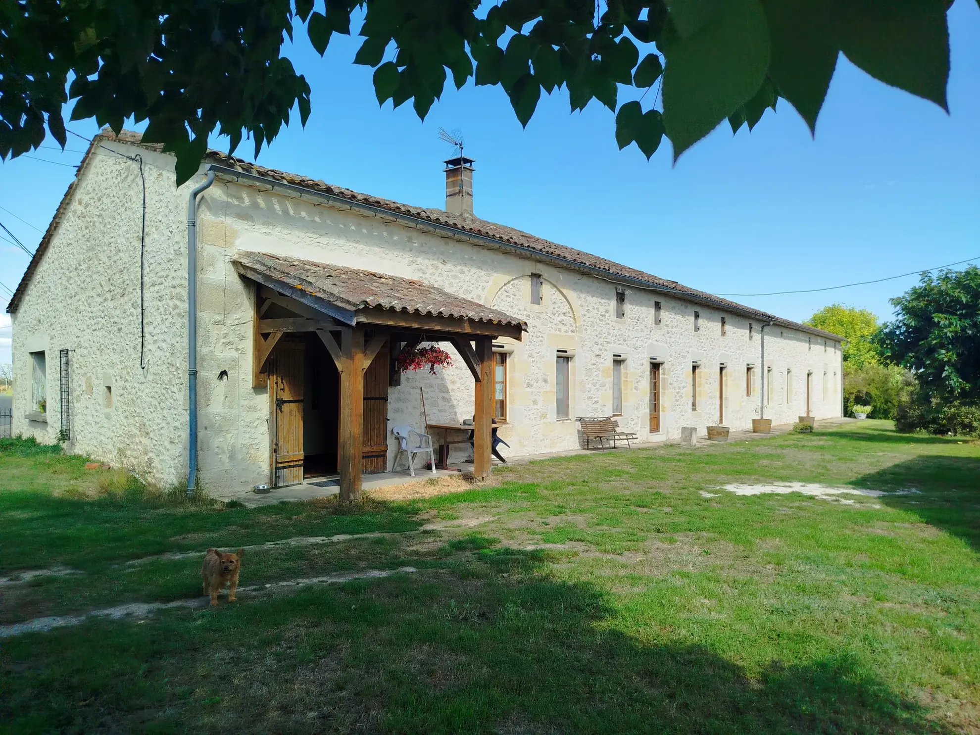 Belle longère en pierre avec jardin de 3495 m² à Soussac, Gironde 
