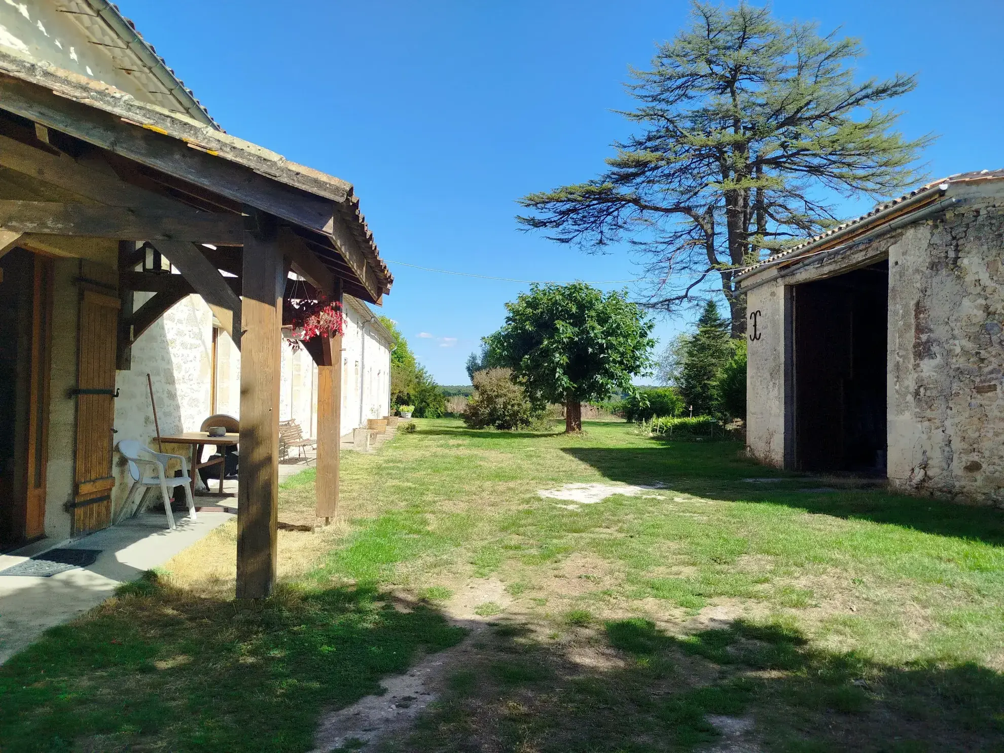 Belle longère en pierre avec jardin de 3495 m² à Soussac, Gironde 