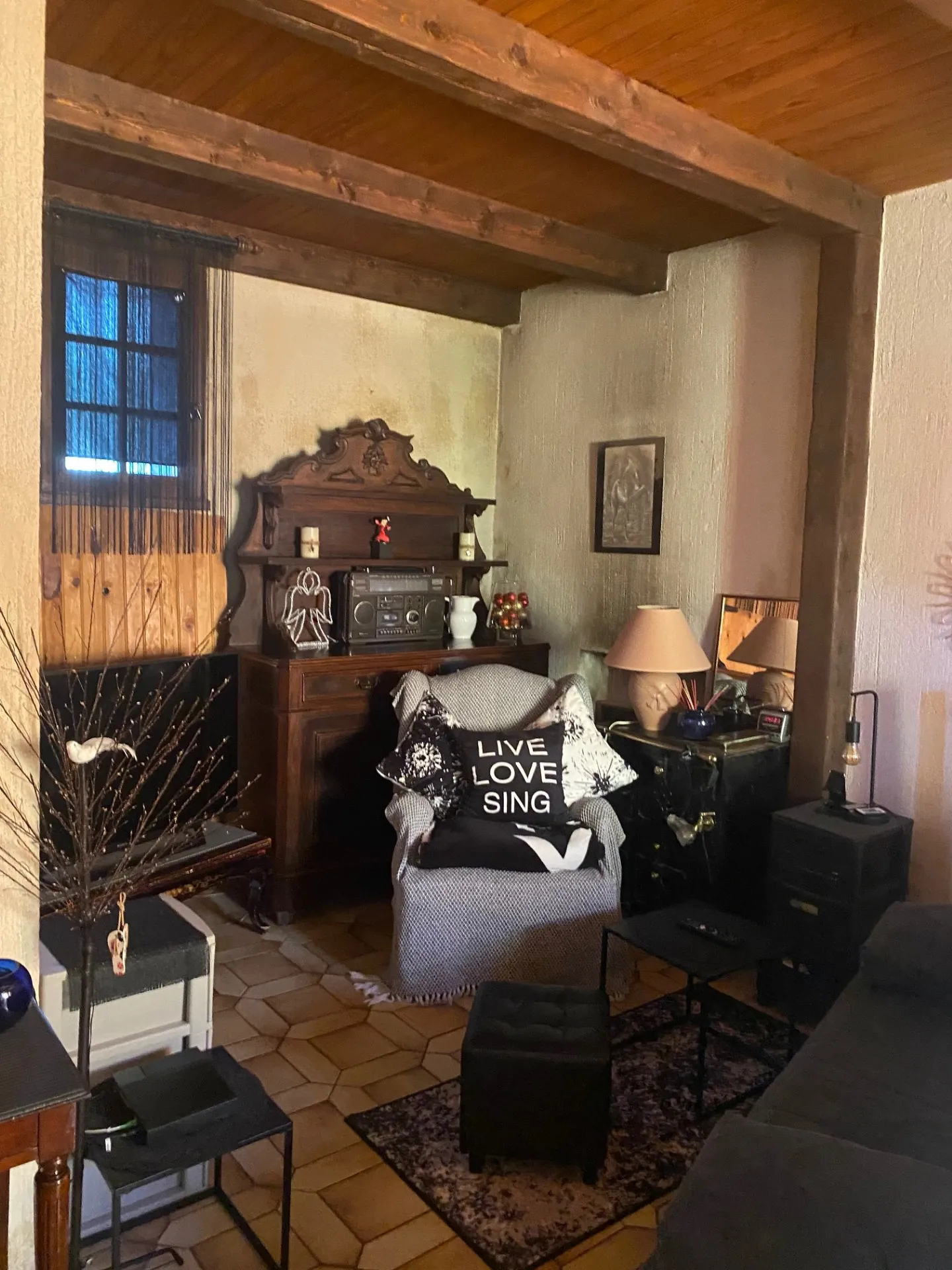 Maison de ville à Marseille 14e avec grand potentiel de rénovation et parking privé 