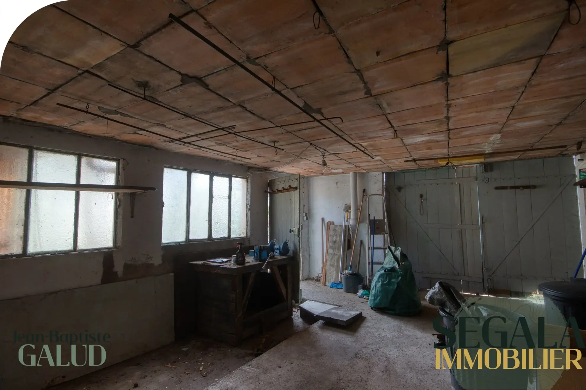 Maison à vendre de 83 m² à Carmaux, quartier Sainte Cécile avec garage et jardin 