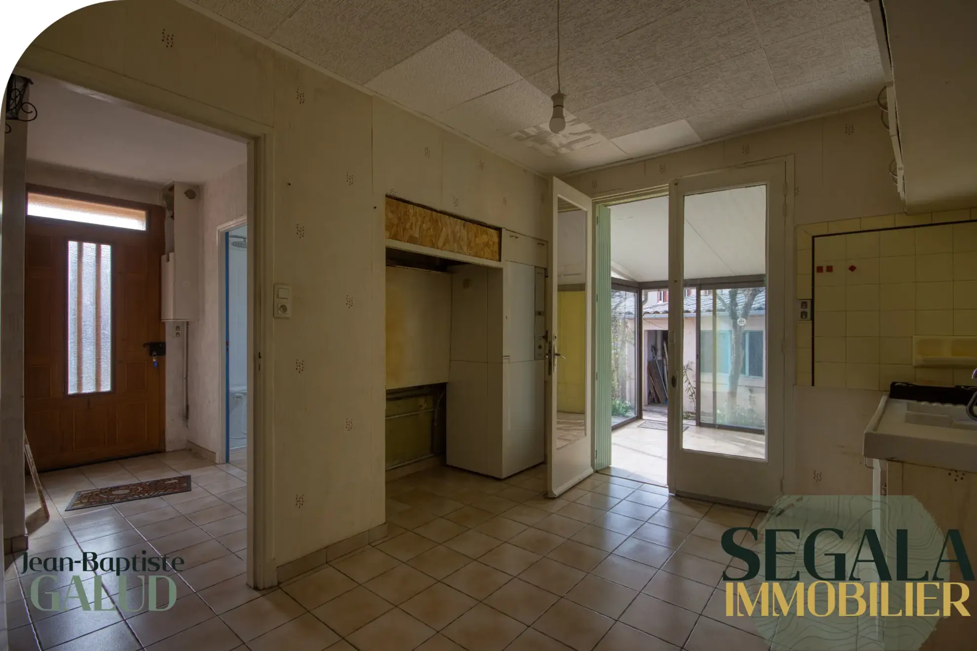 Maison à vendre de 83 m² à Carmaux, quartier Sainte Cécile avec garage et jardin 